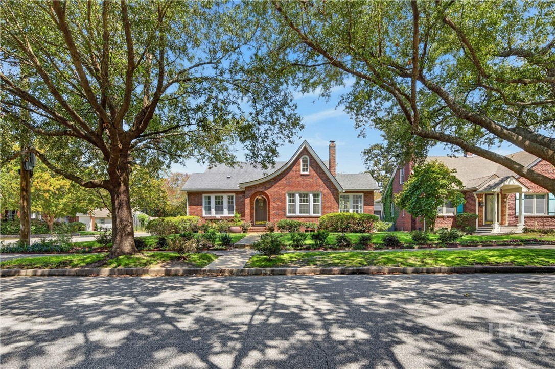 702 E 52nd Street