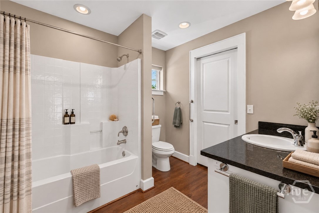 6 River Oak Lane