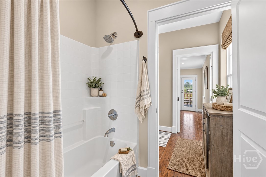 6 River Oak Lane