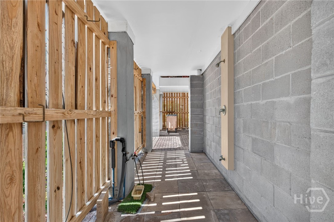 6 River Oak Lane