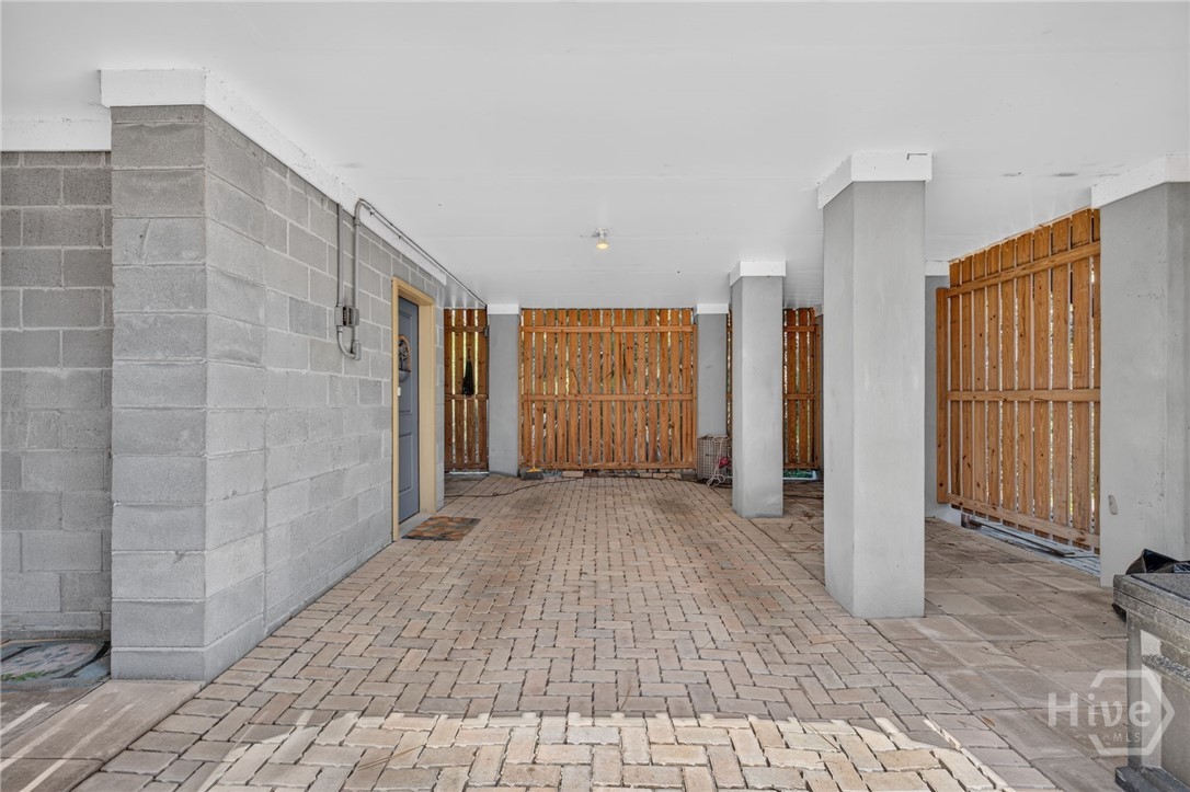 6 River Oak Lane