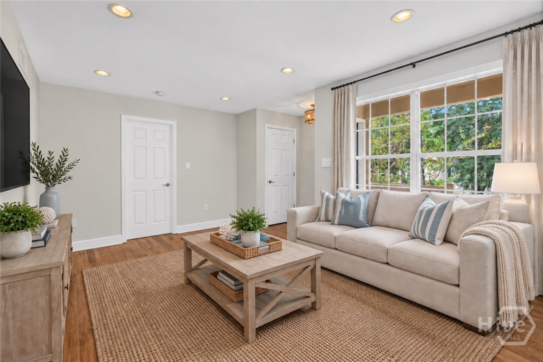 401 N Cromwell Road L 8