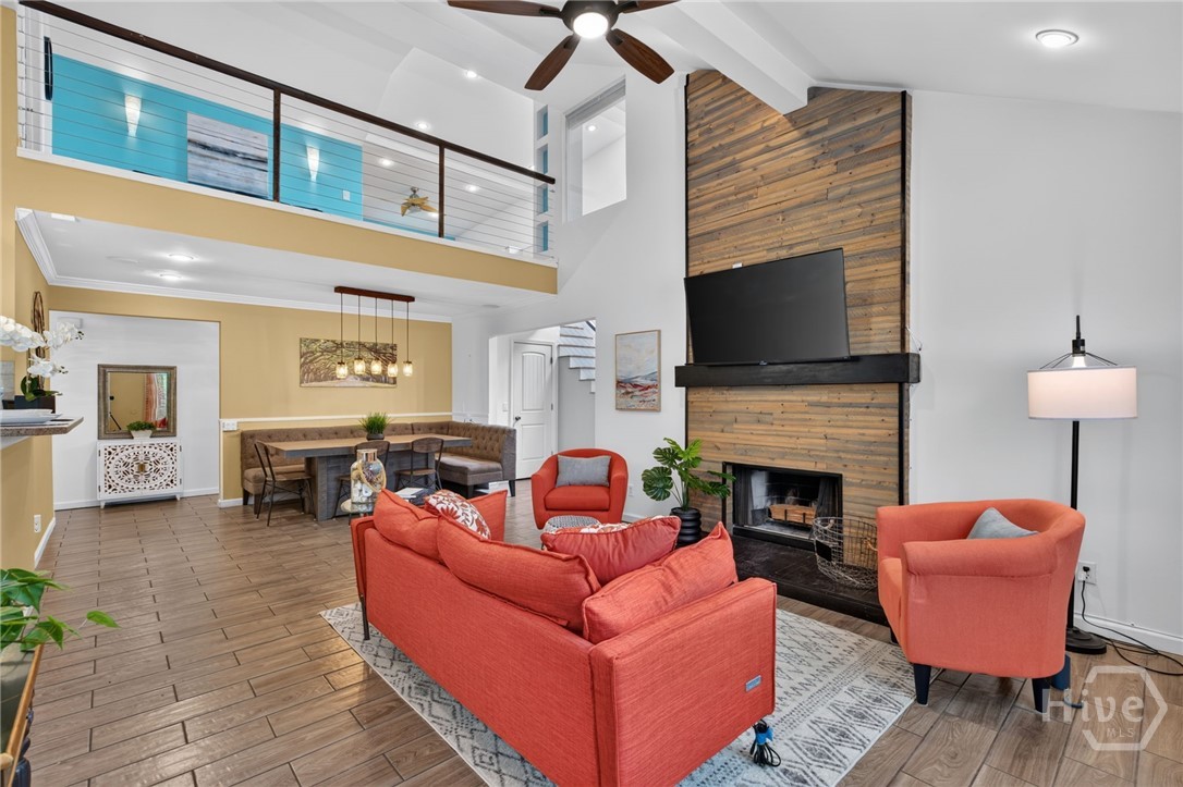 220 Laurelwood Drive