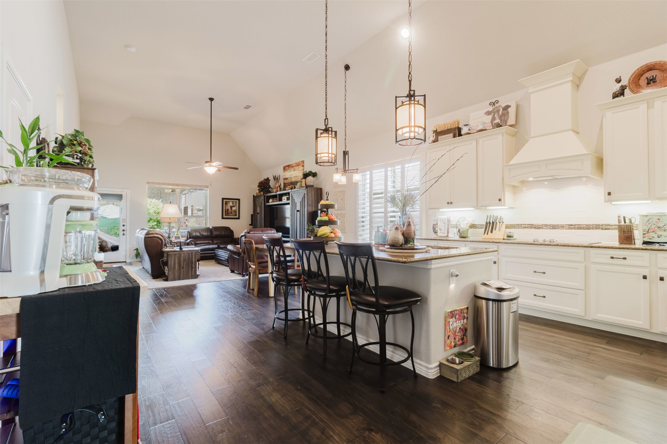 5609 Rio Road
