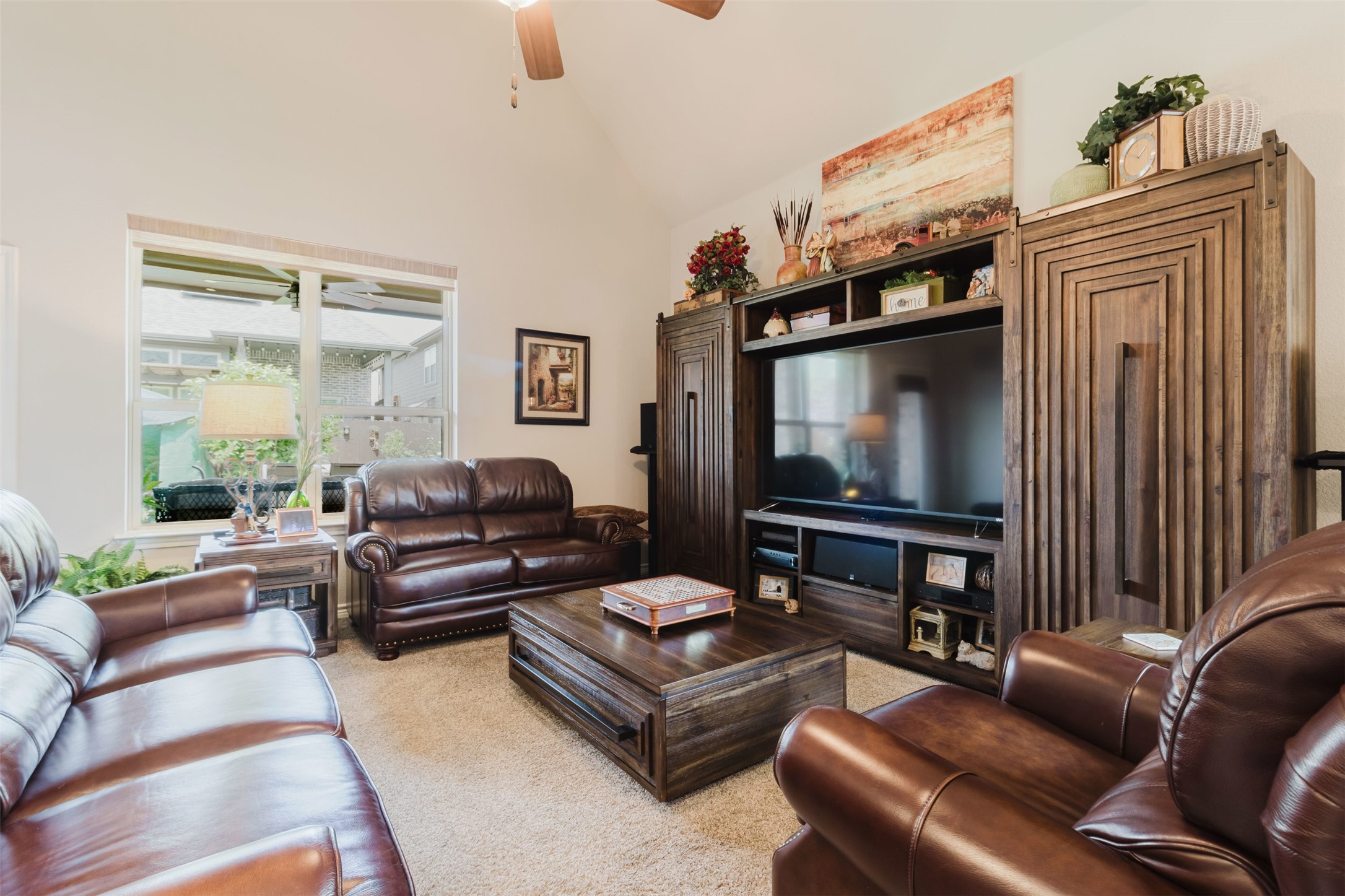 5609 Rio Road