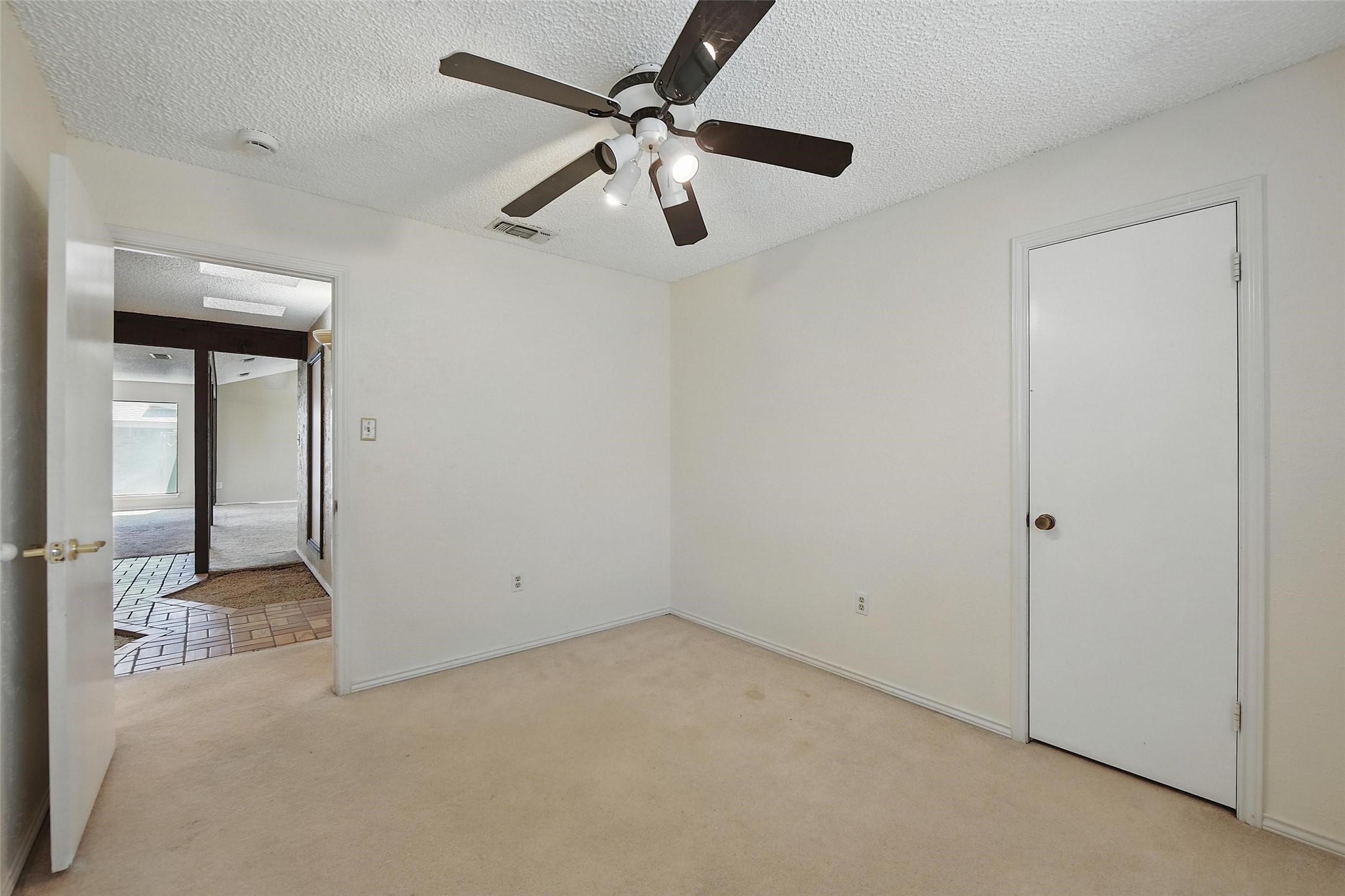 1111 Wilshire Drive