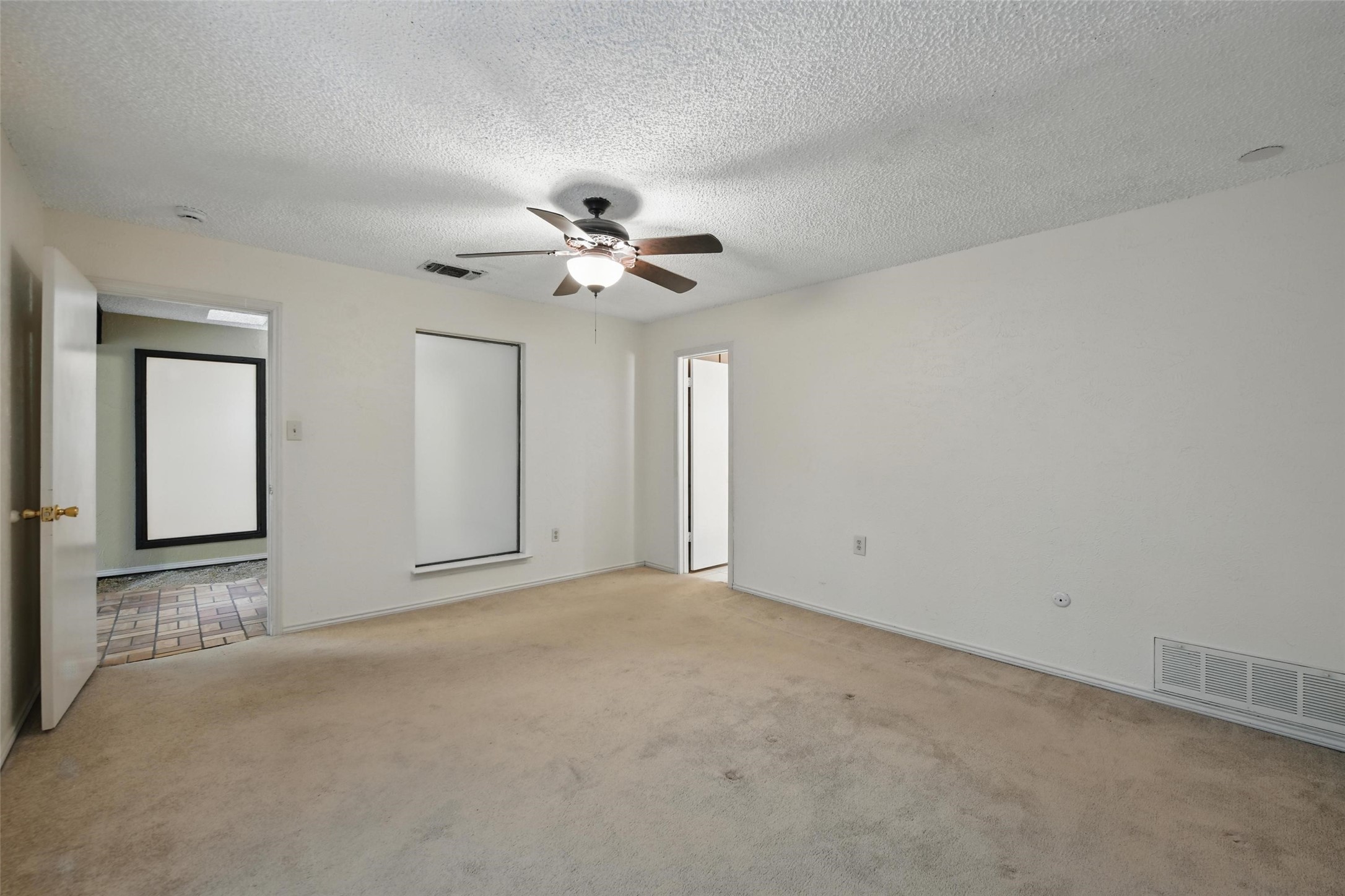 1111 Wilshire Drive