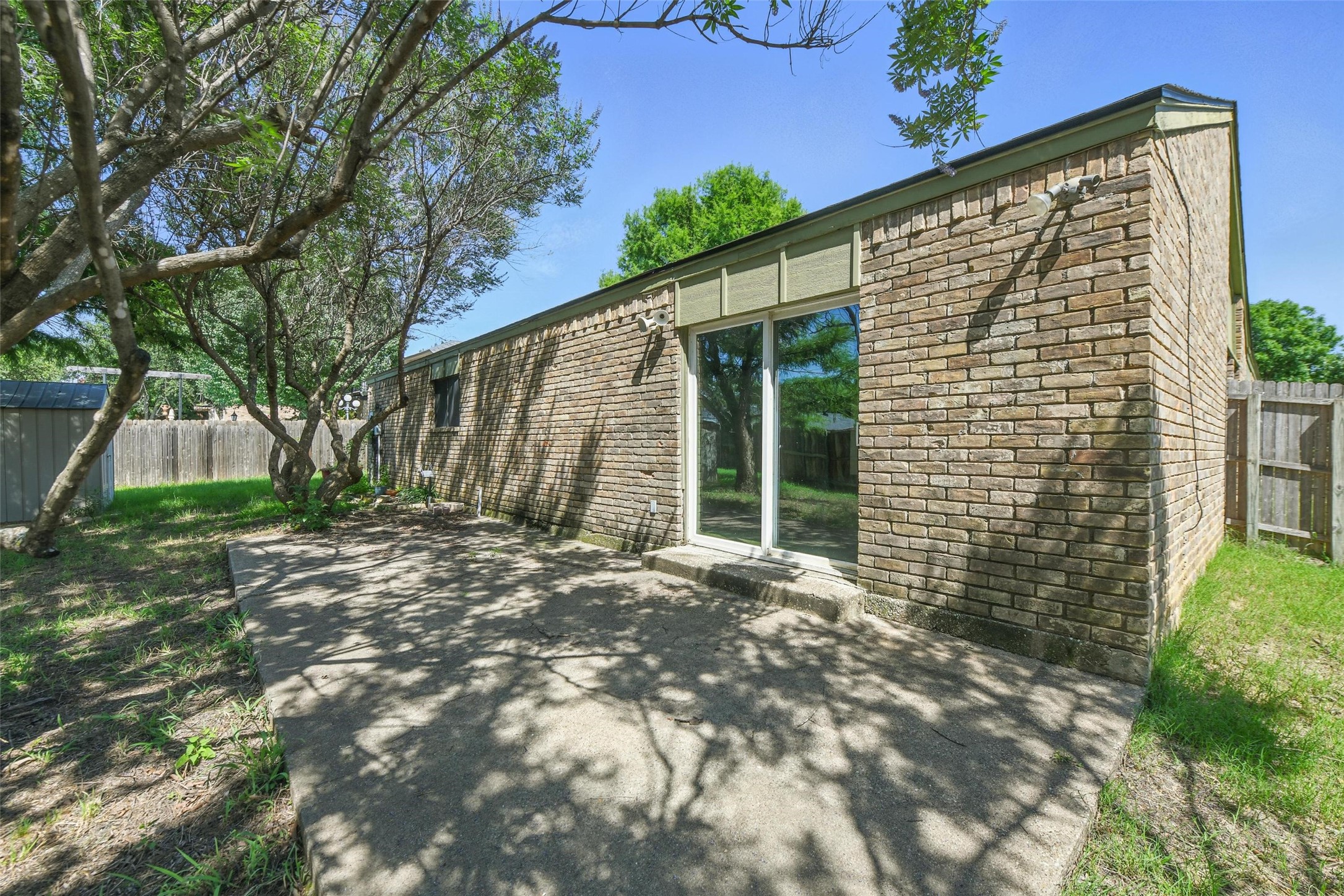 1111 Wilshire Drive