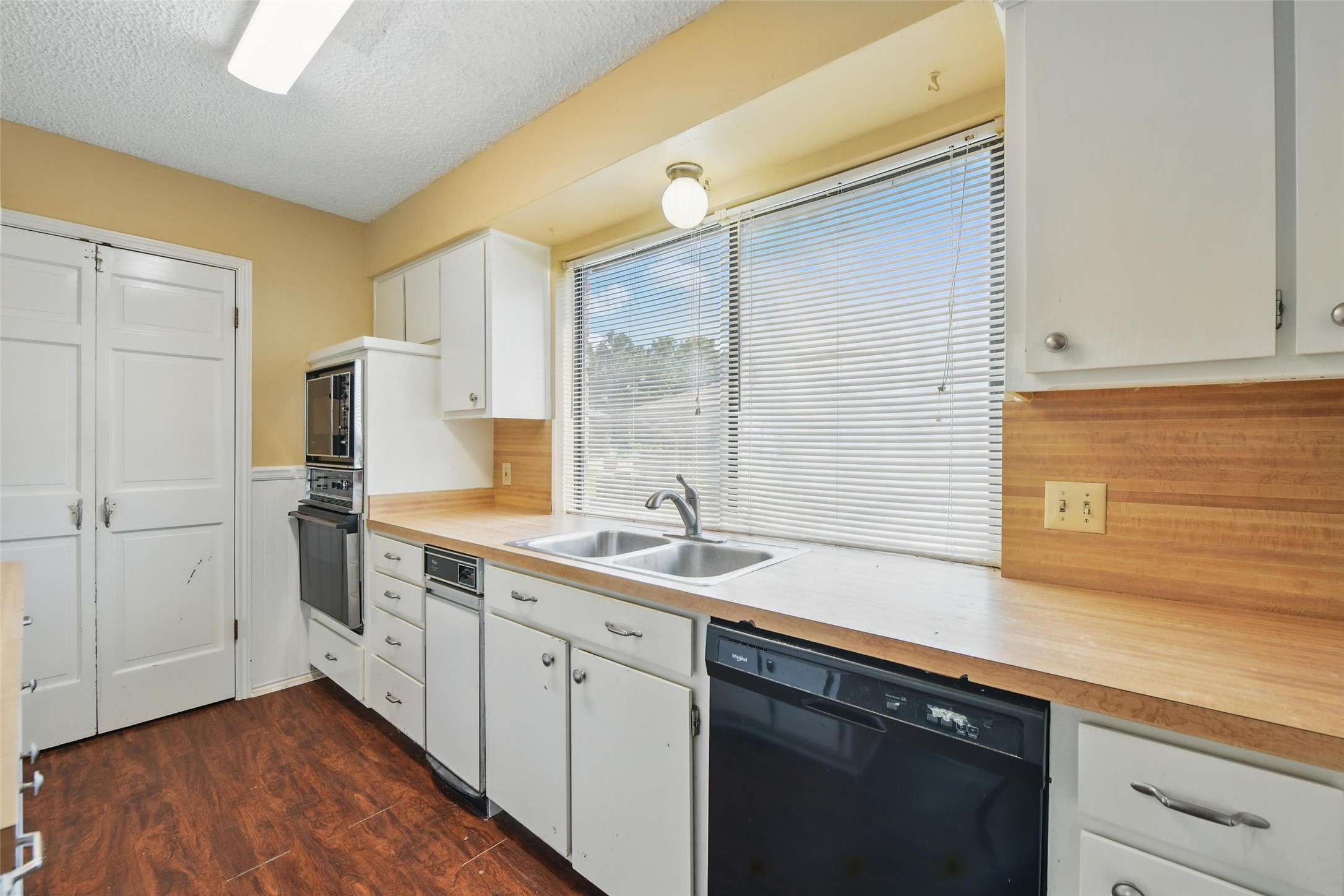 1111 Wilshire Drive