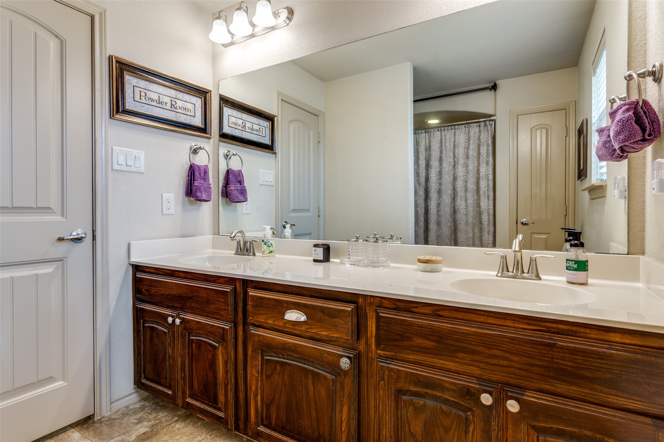 2424 Silverthorn Court