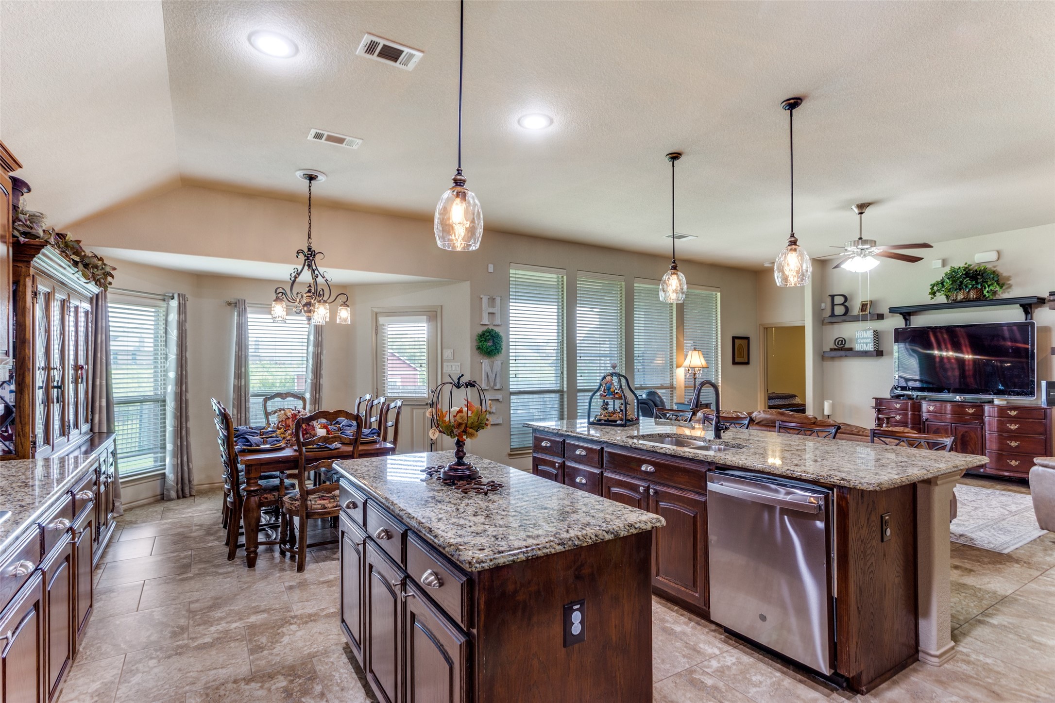 2424 Silverthorn Court
