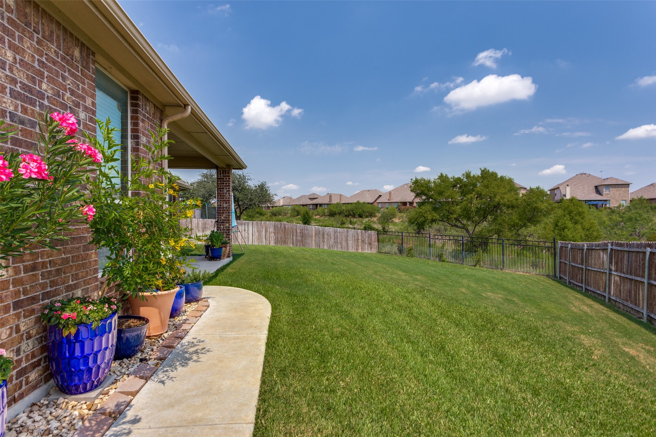 2424 Silverthorn Court