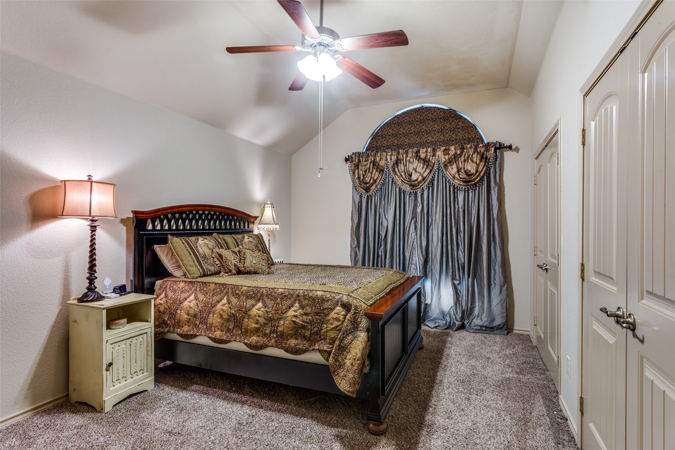 2424 Silverthorn Court