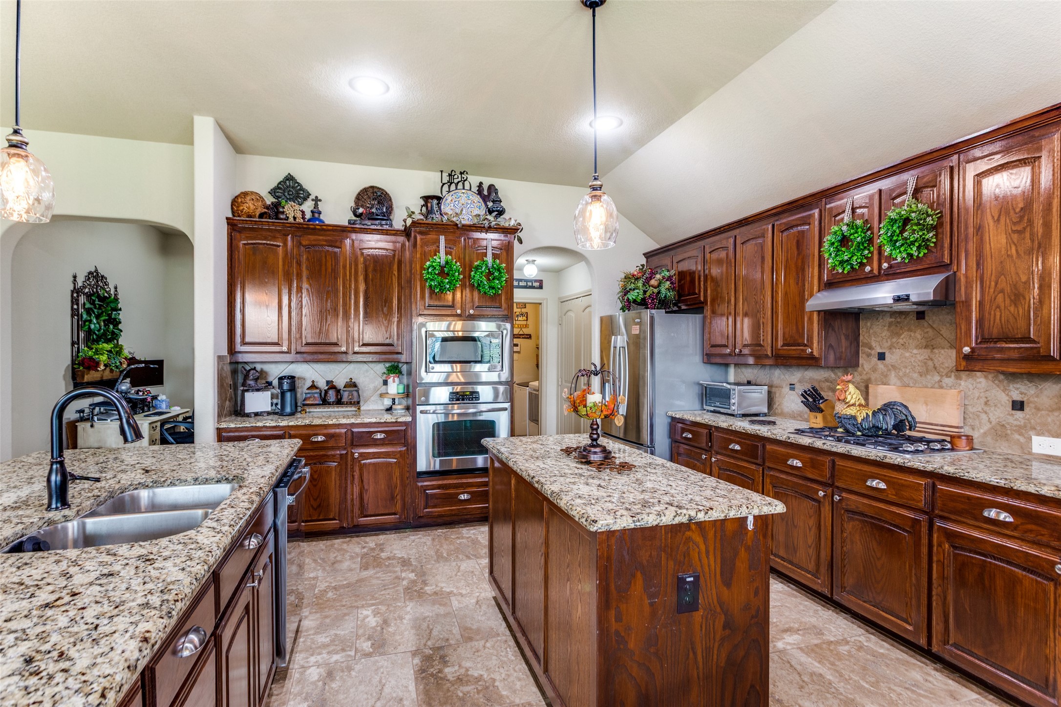 2424 Silverthorn Court