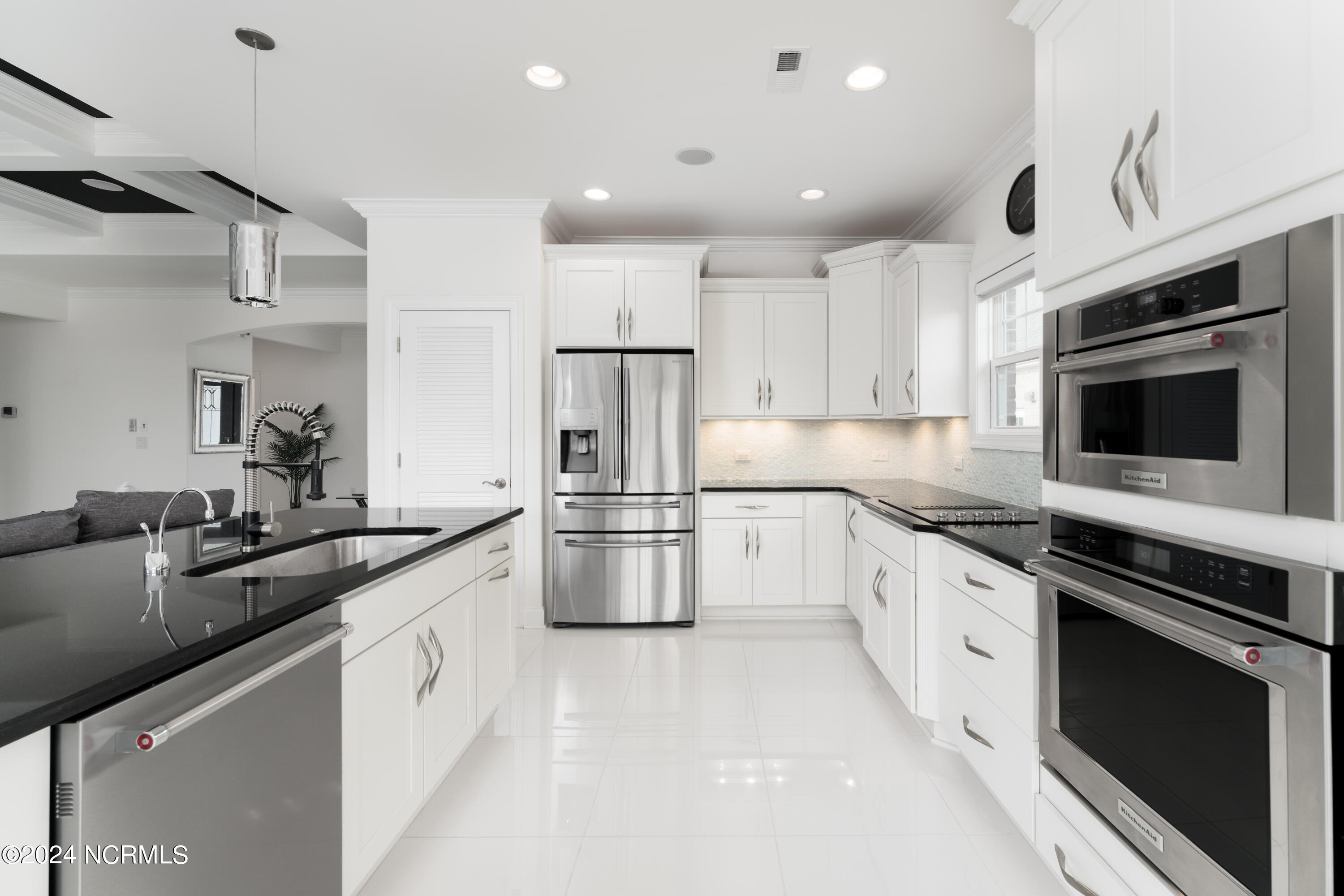 1410 Admiral Way