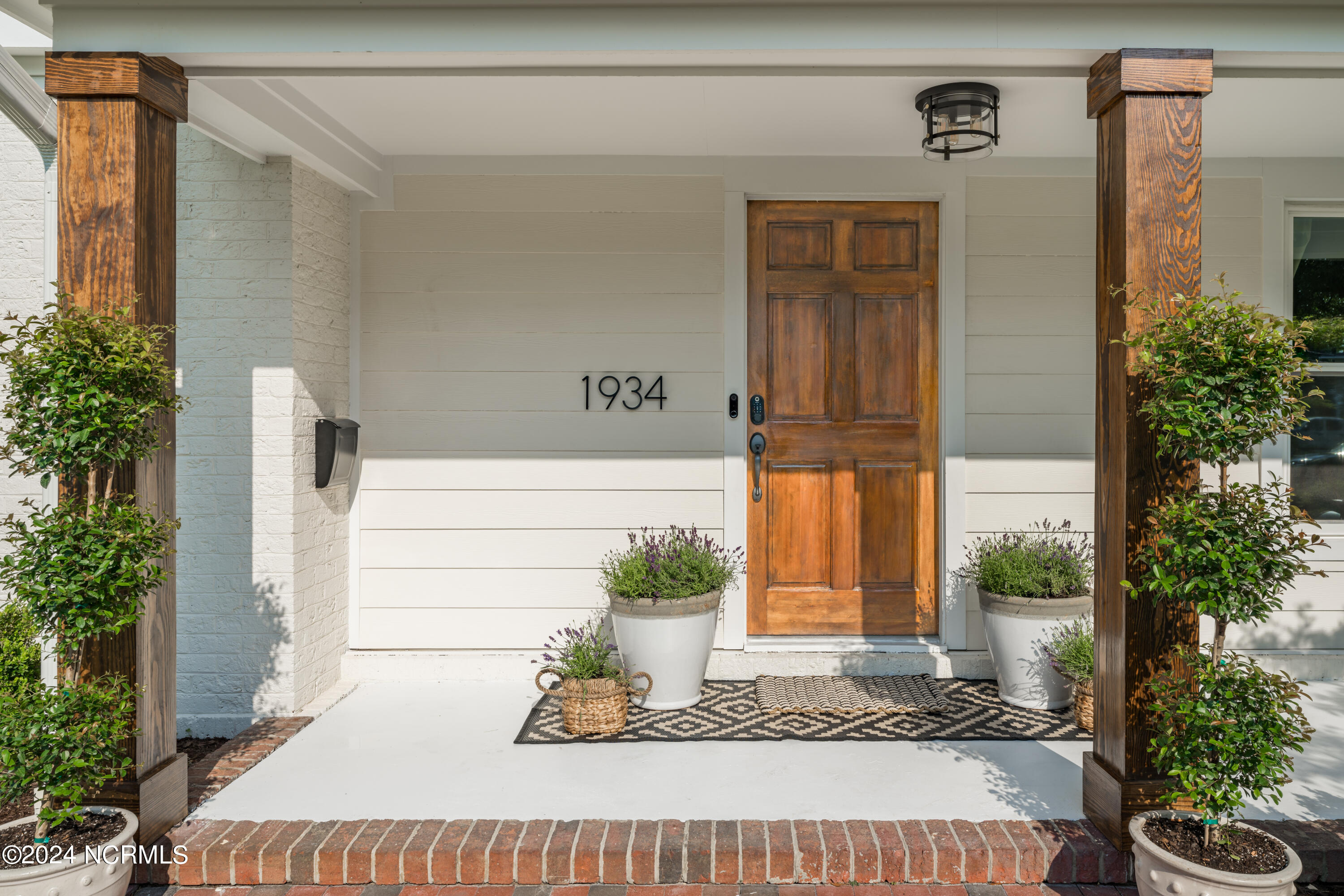 1934 S Churchill Drive