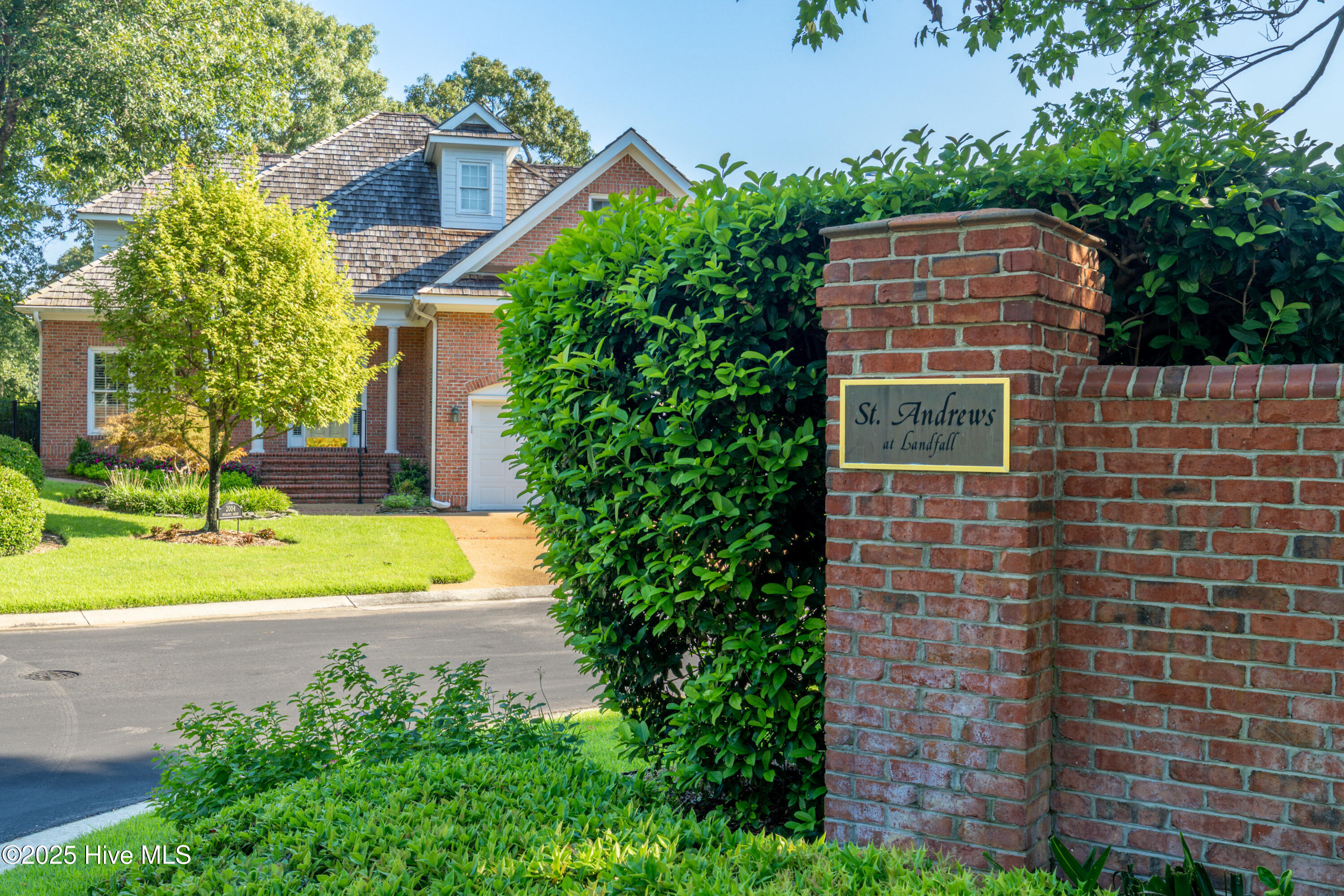 2000 Wycliffe Court