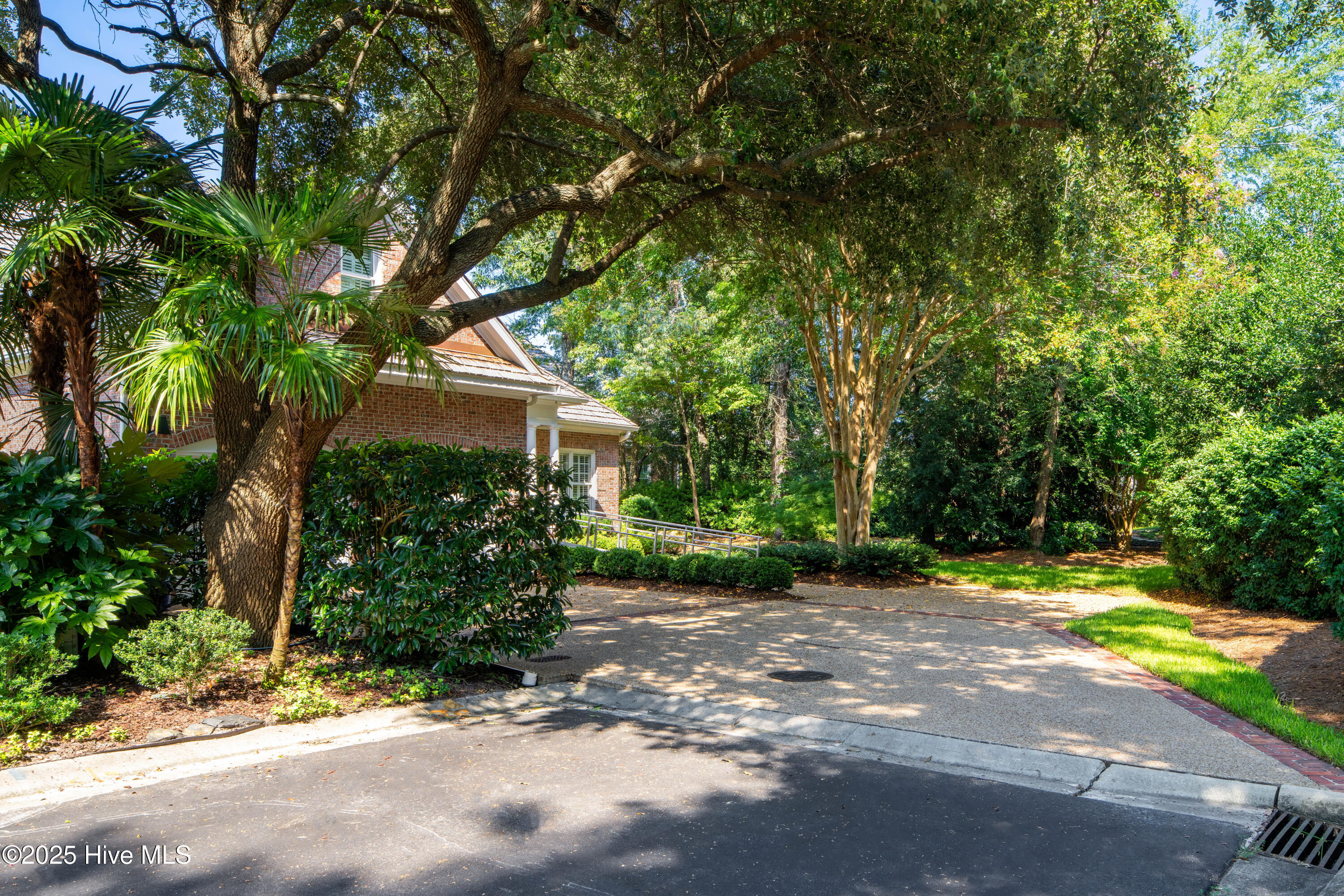 2000 Wycliffe Court