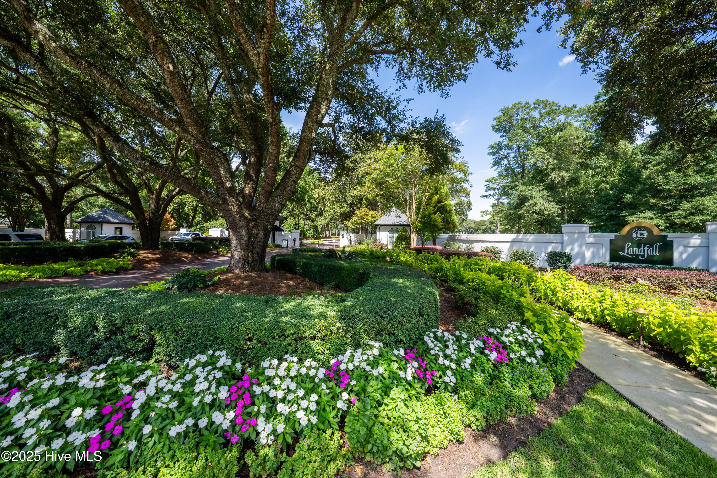 2000 Wycliffe Court
