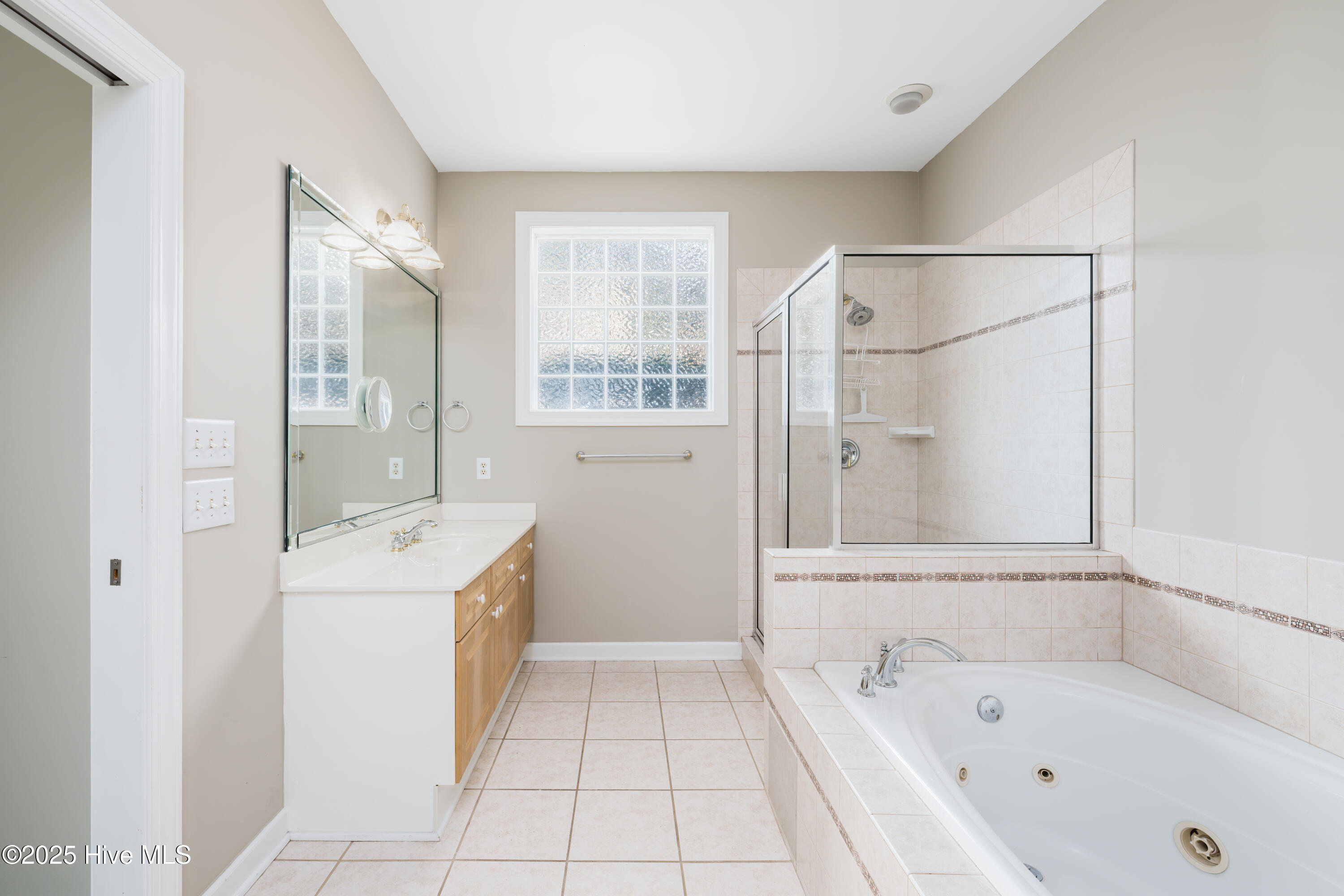 1100 Pointe Summerset Drive