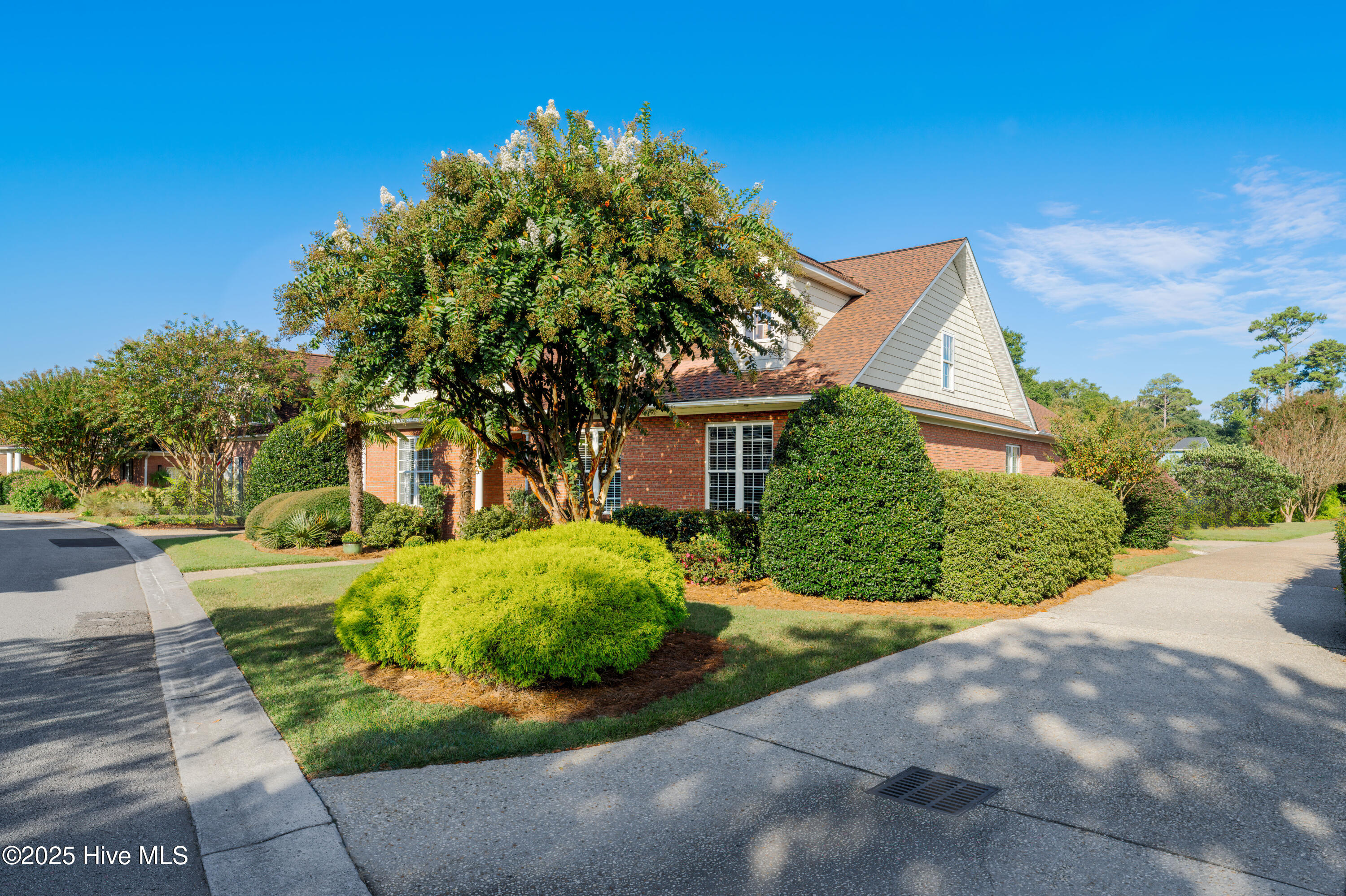 1100 Pointe Summerset Drive