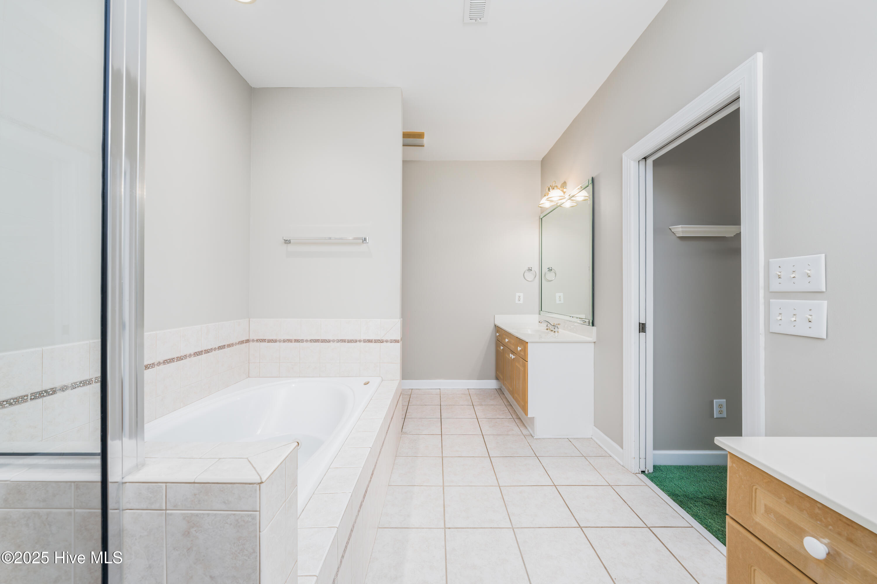 1100 Pointe Summerset Drive