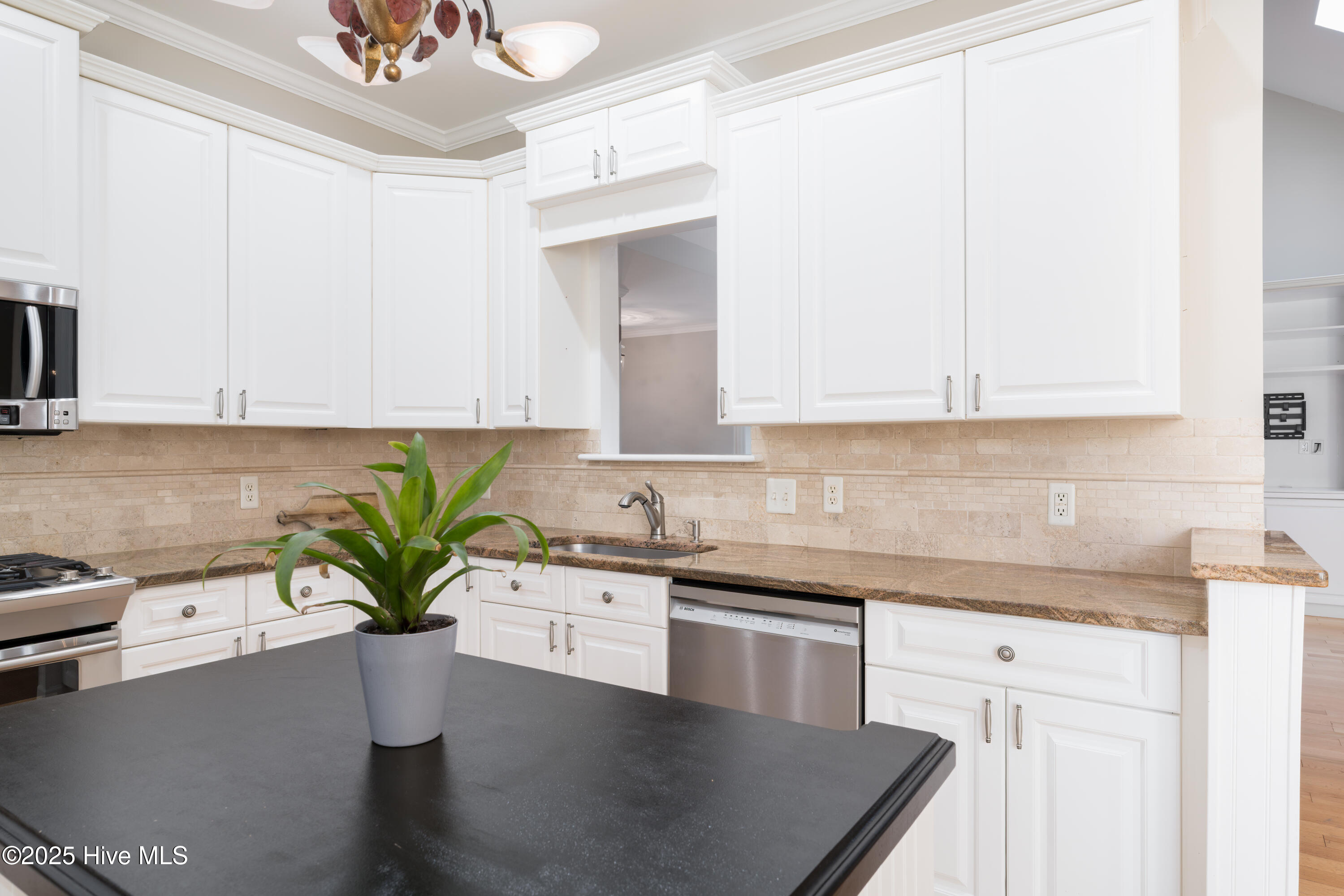 1100 Pointe Summerset Drive