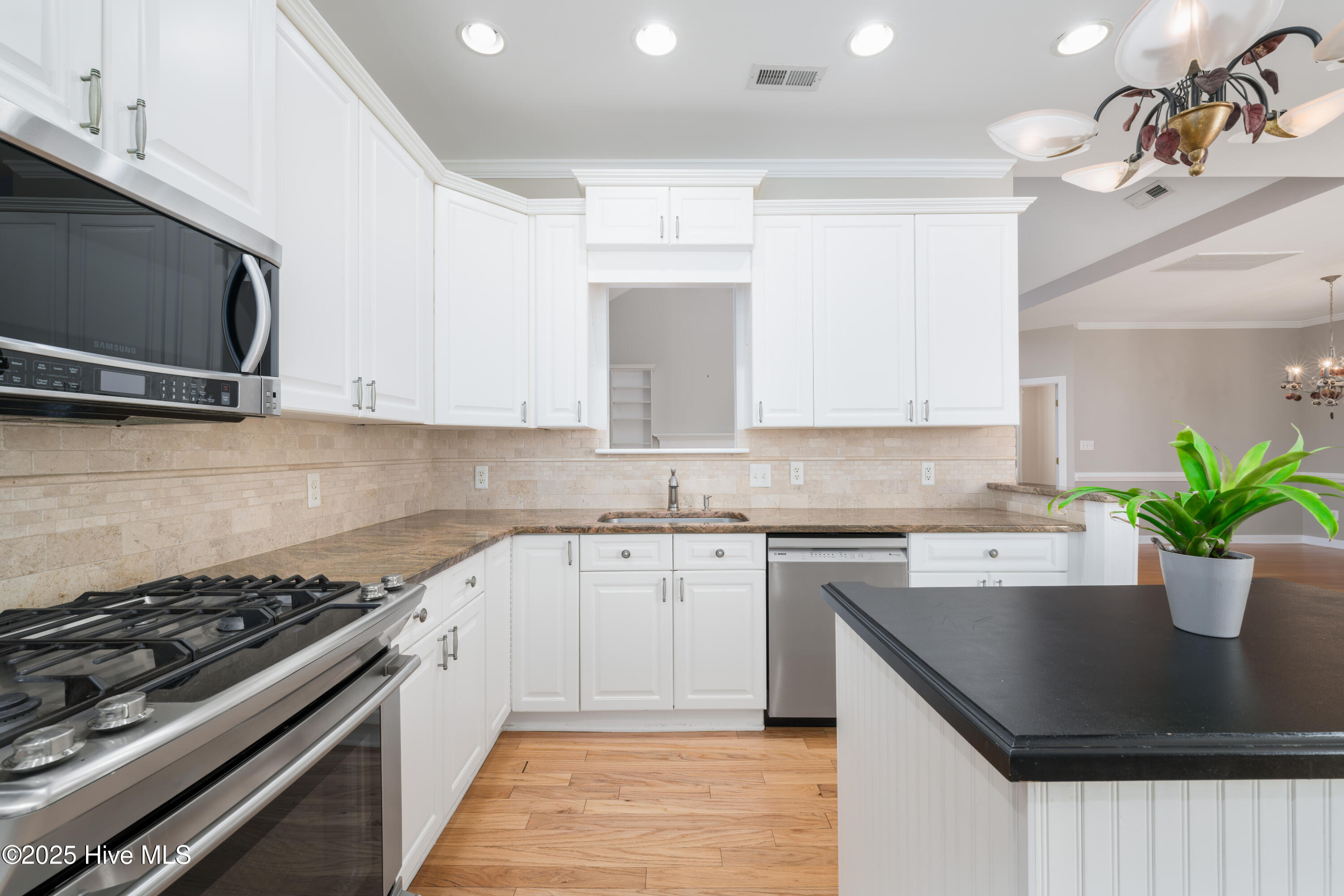 1100 Pointe Summerset Drive