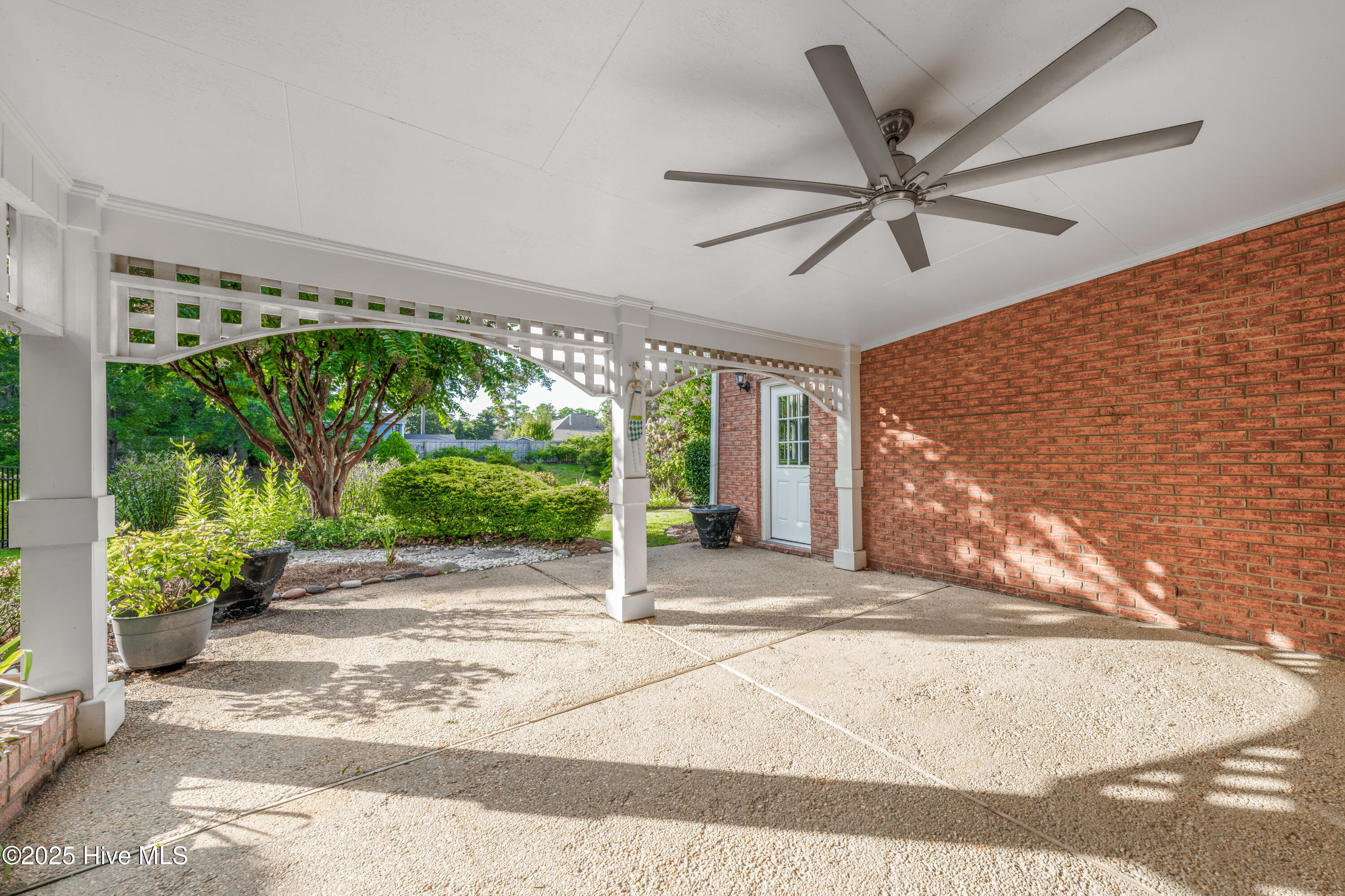 1100 Pointe Summerset Drive
