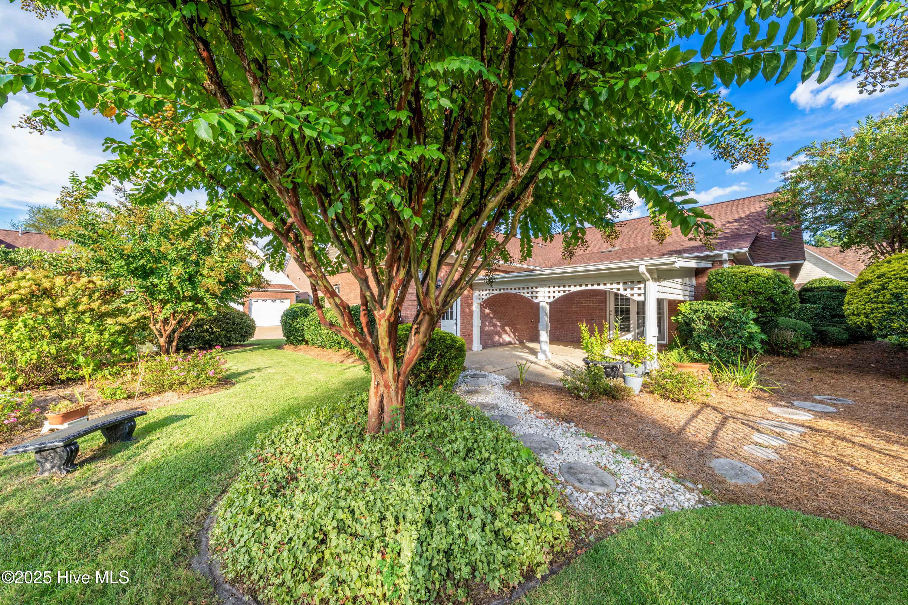 1100 Pointe Summerset Drive