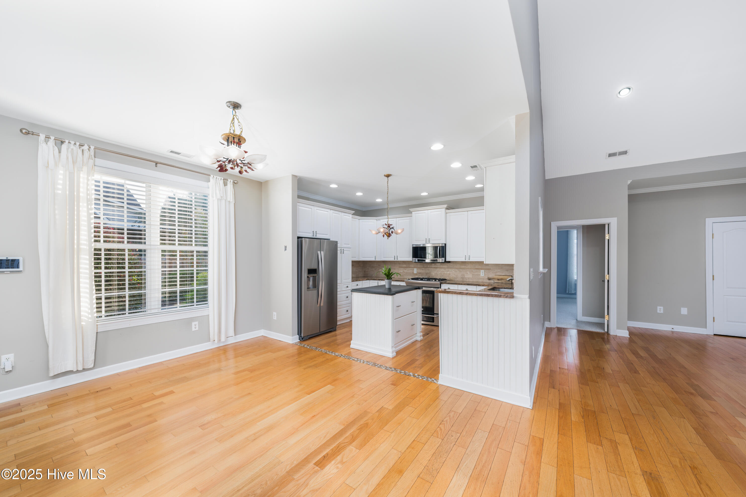 1100 Pointe Summerset Drive