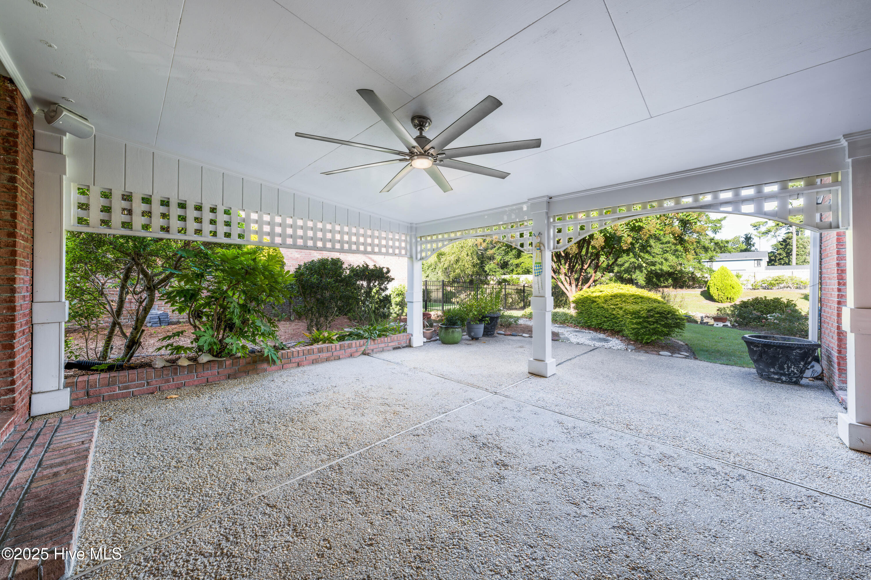 1100 Pointe Summerset Drive