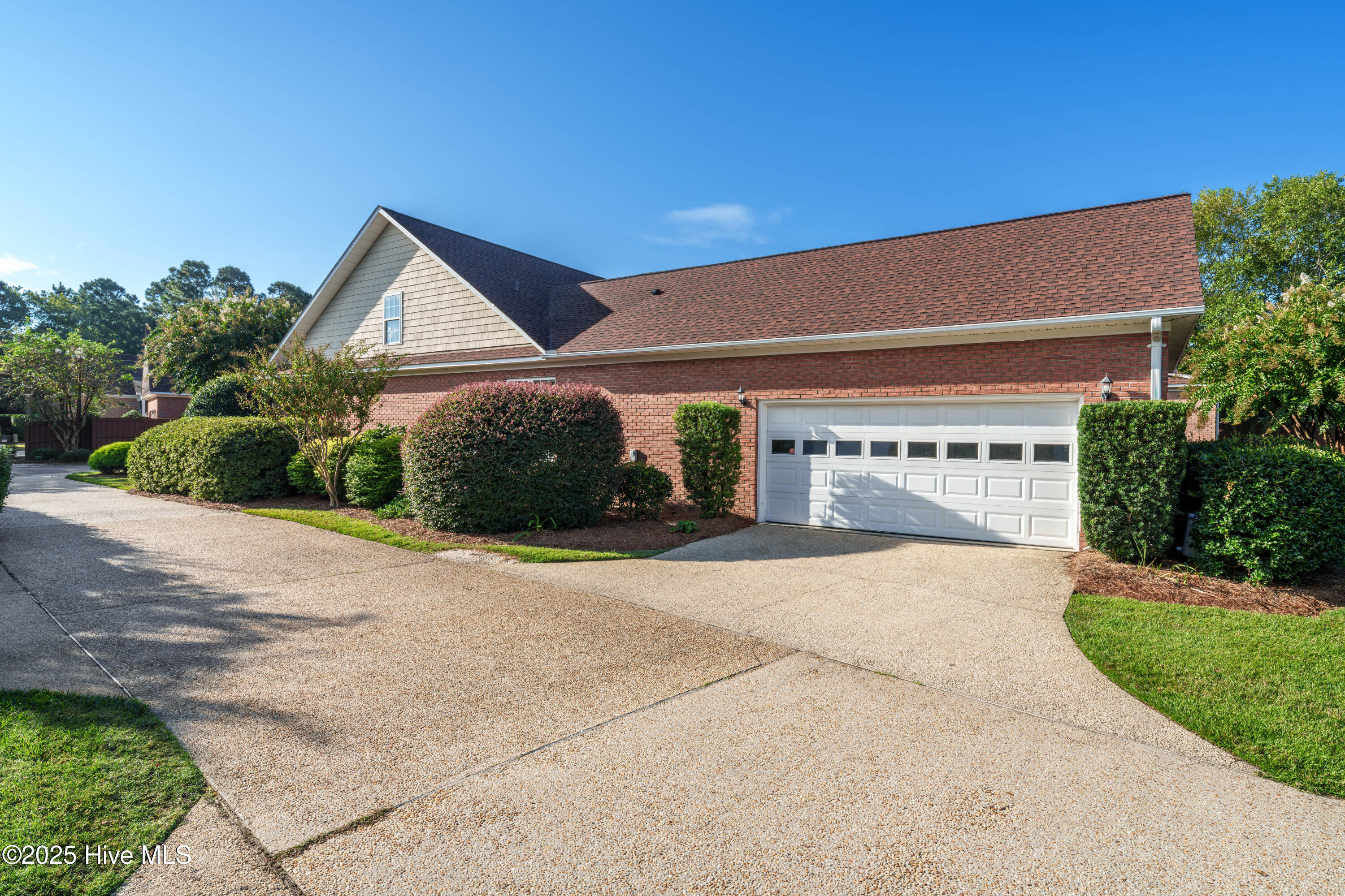 1100 Pointe Summerset Drive