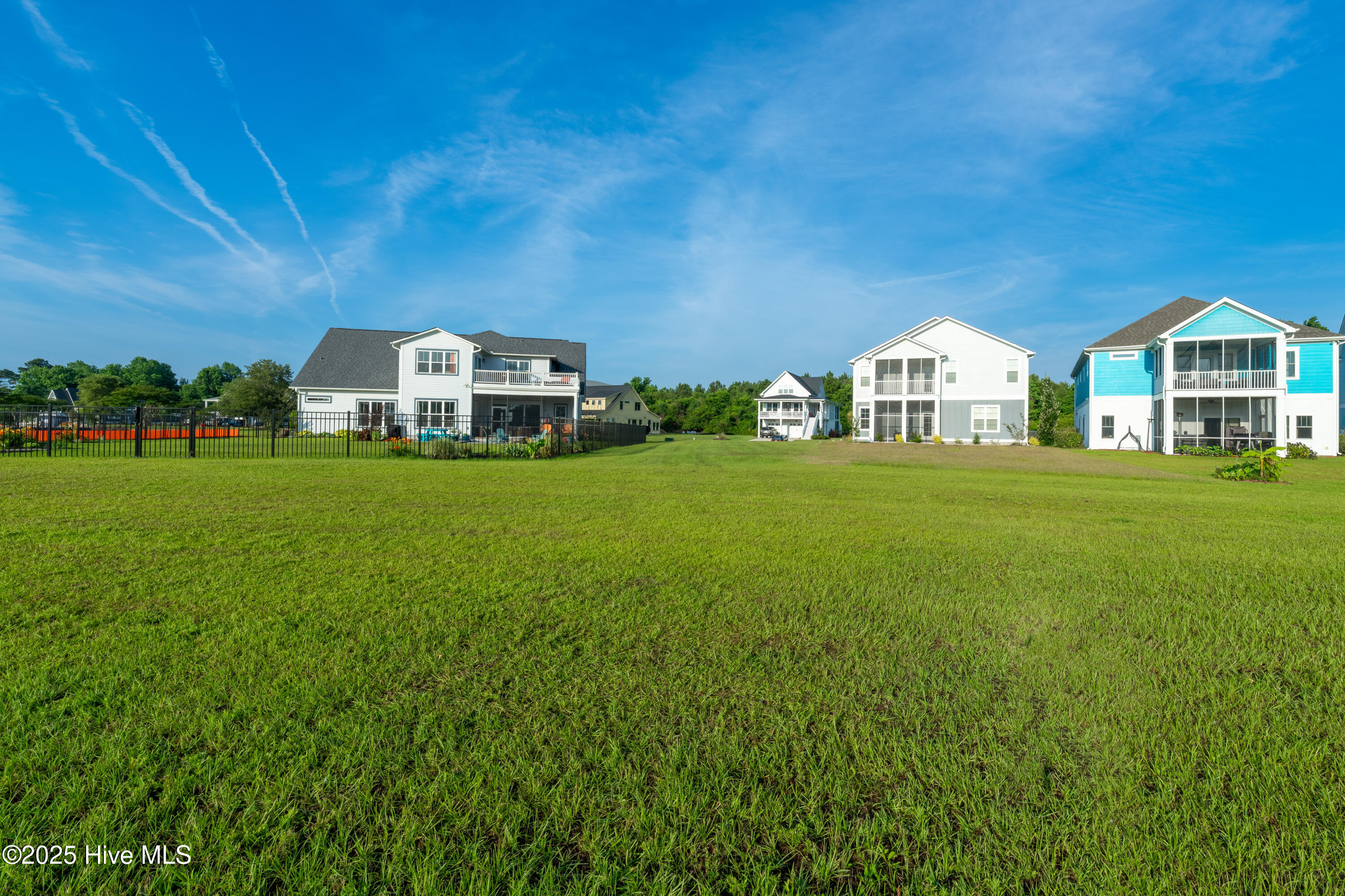 367 412 Summerhouse Drive