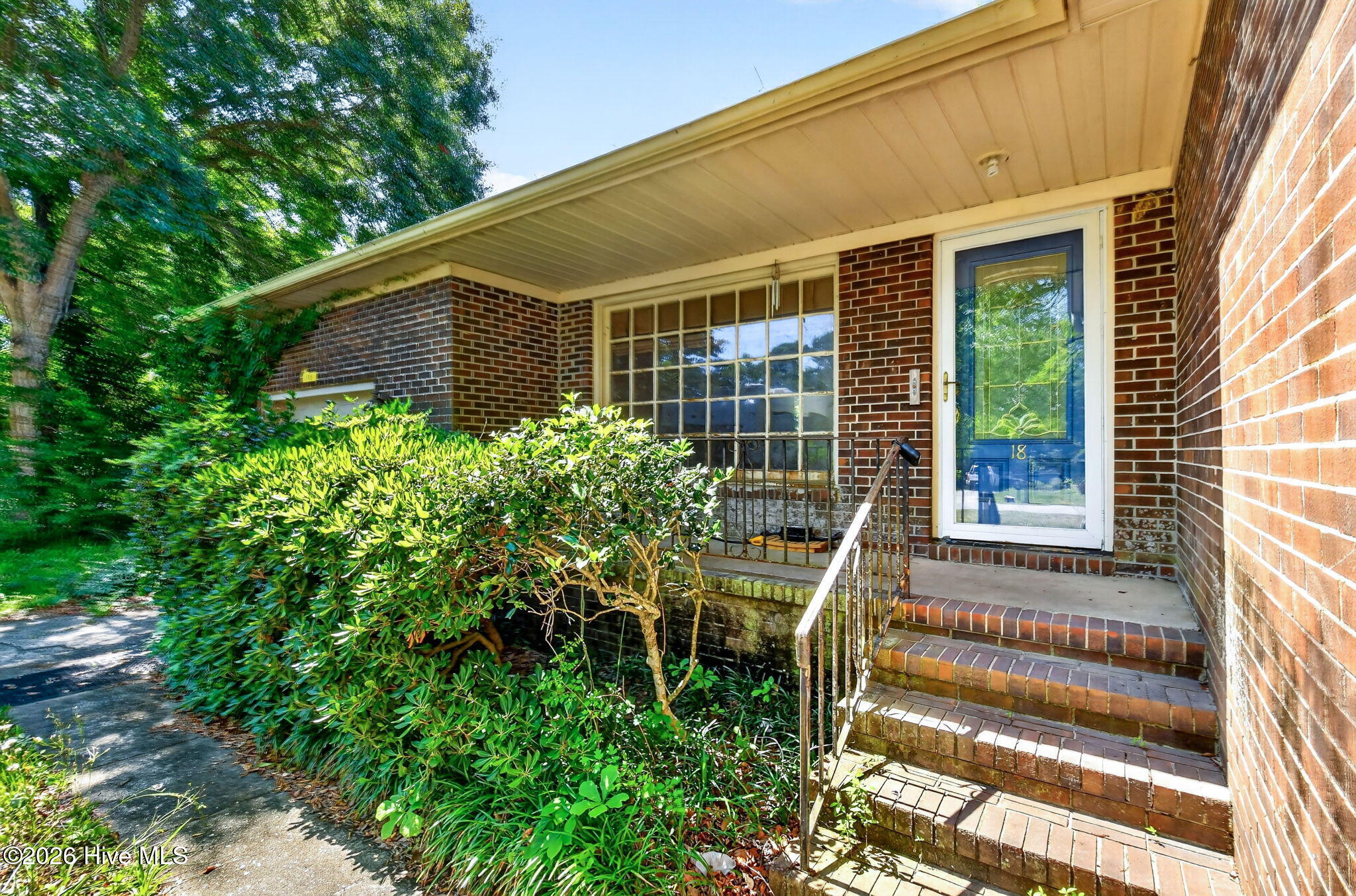 18 Pelican Point Road