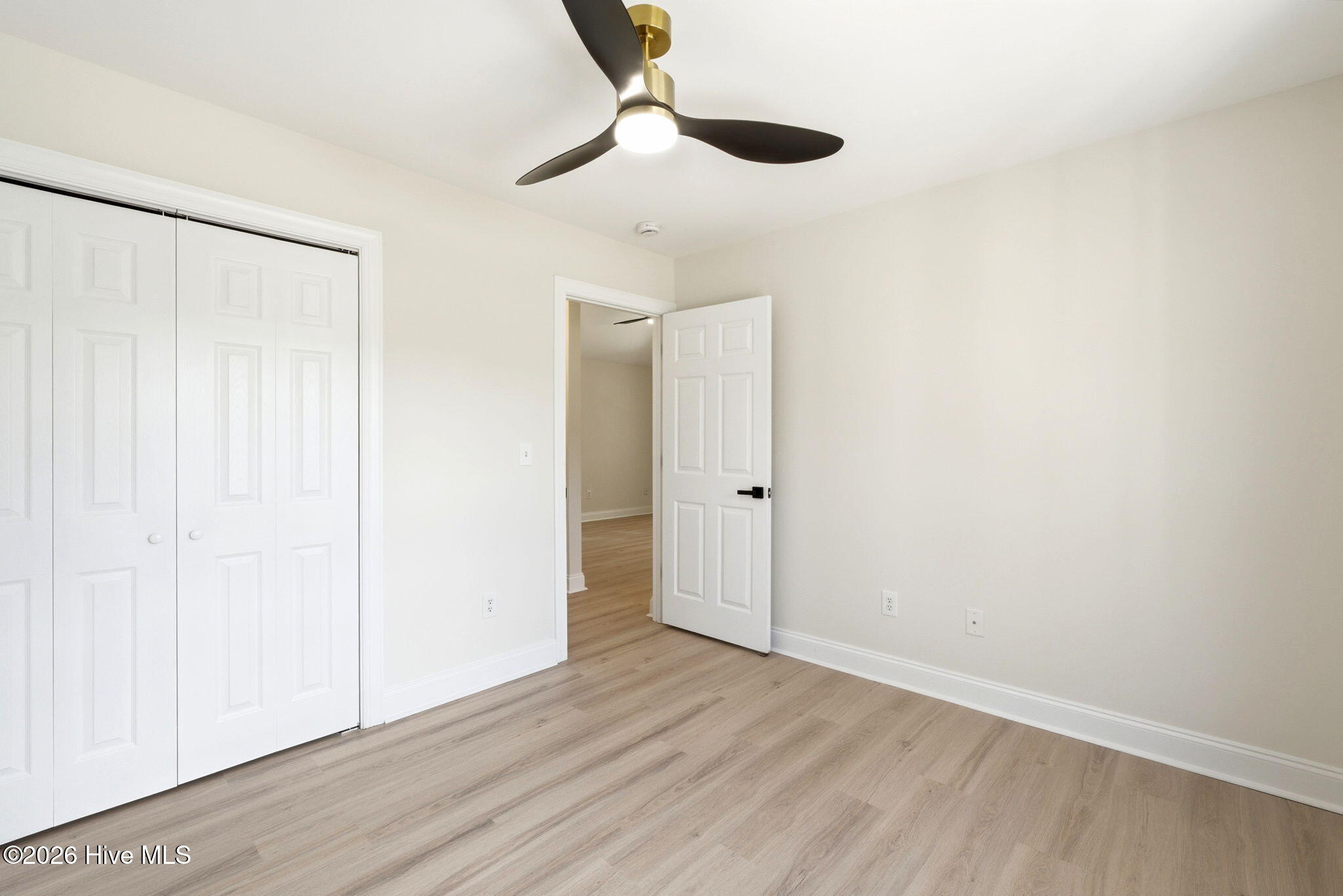 215 Gardenview Court NE