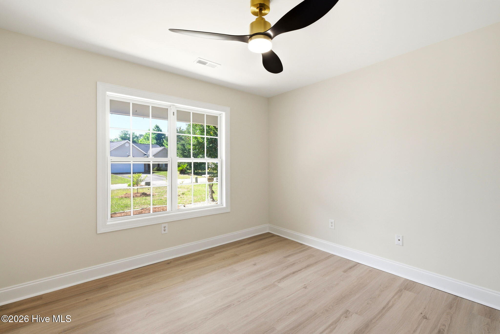 215 Gardenview Court NE