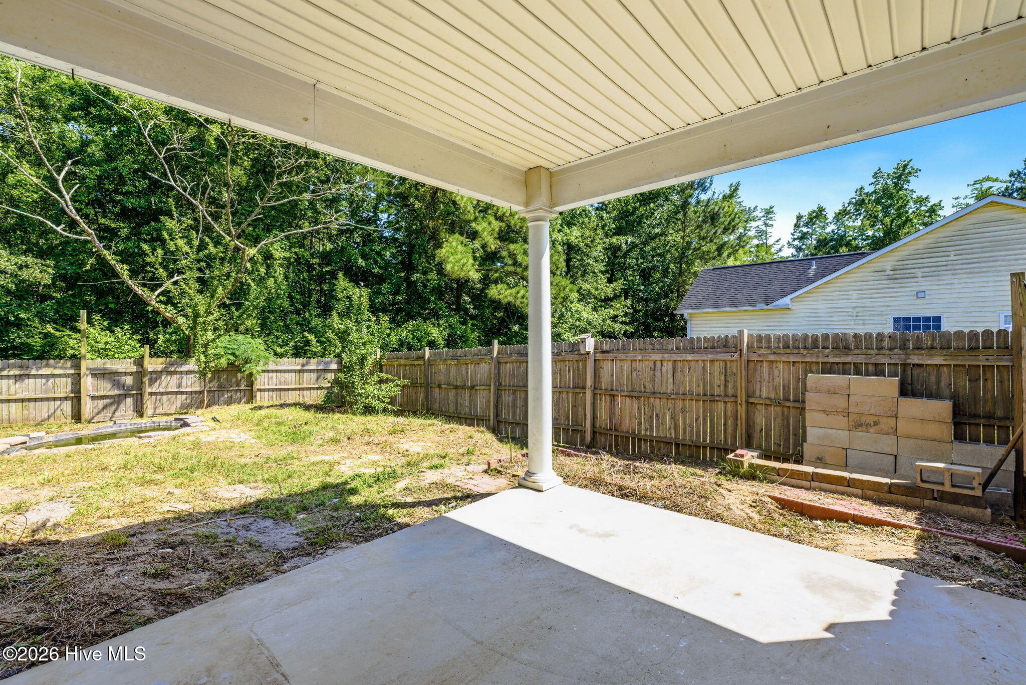 215 Gardenview Court NE