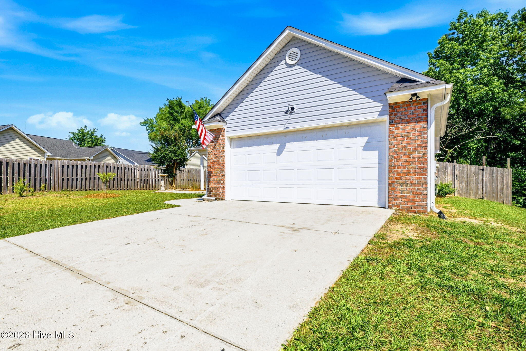 215 Gardenview Court NE