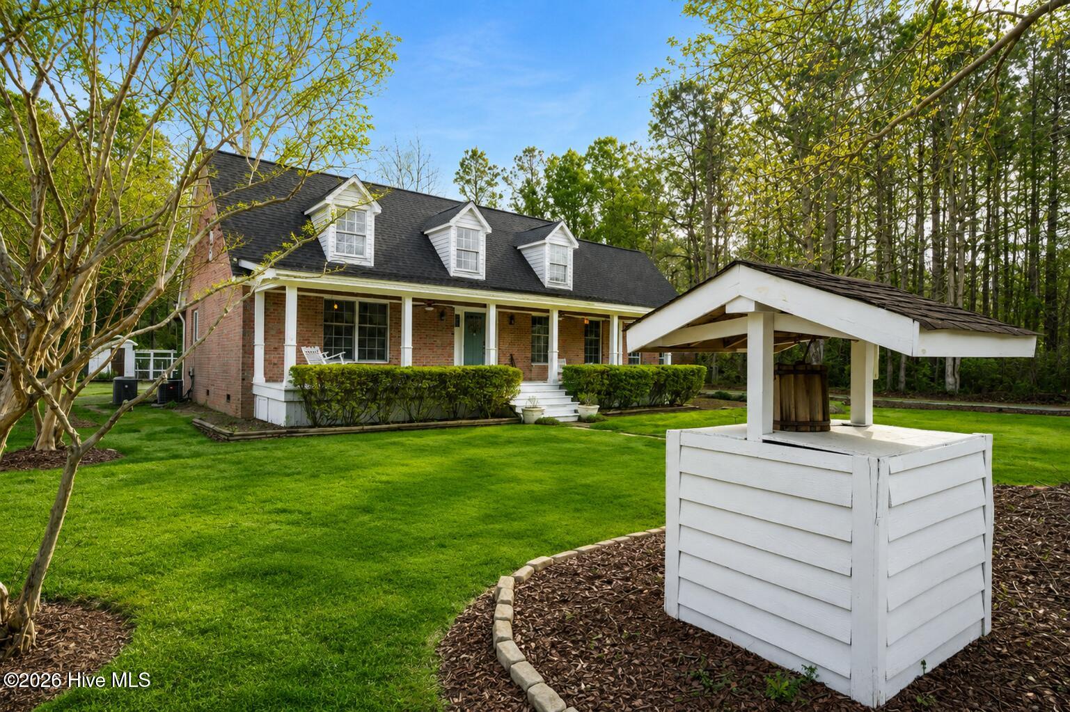 121 E Pointe Road