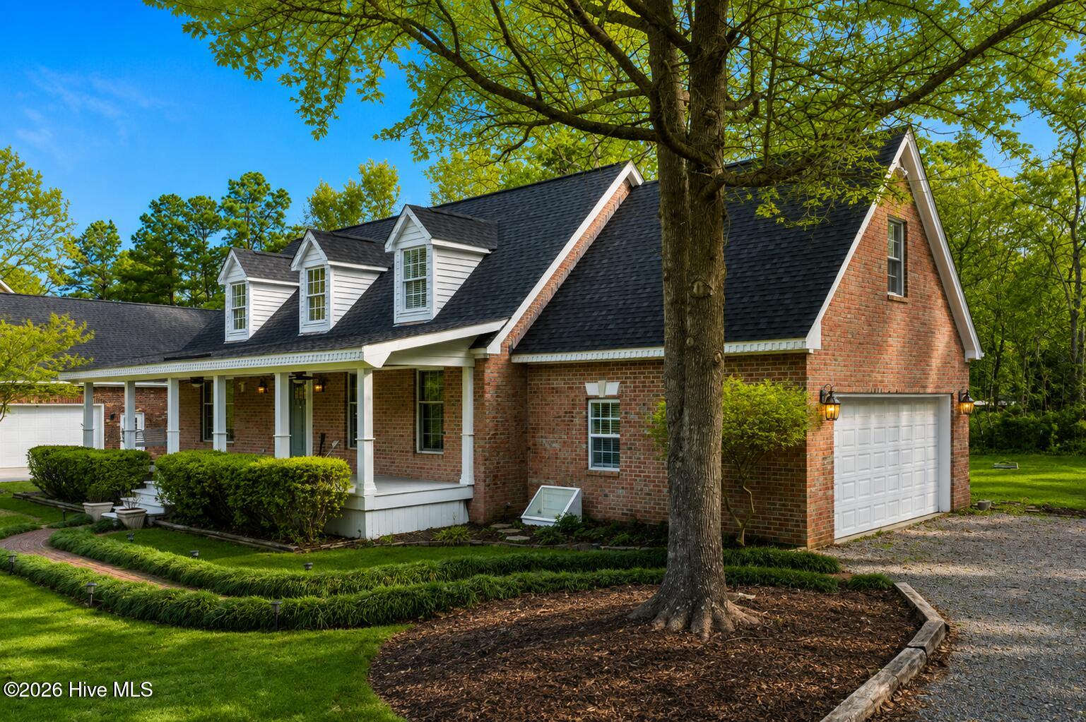 121 E Pointe Road