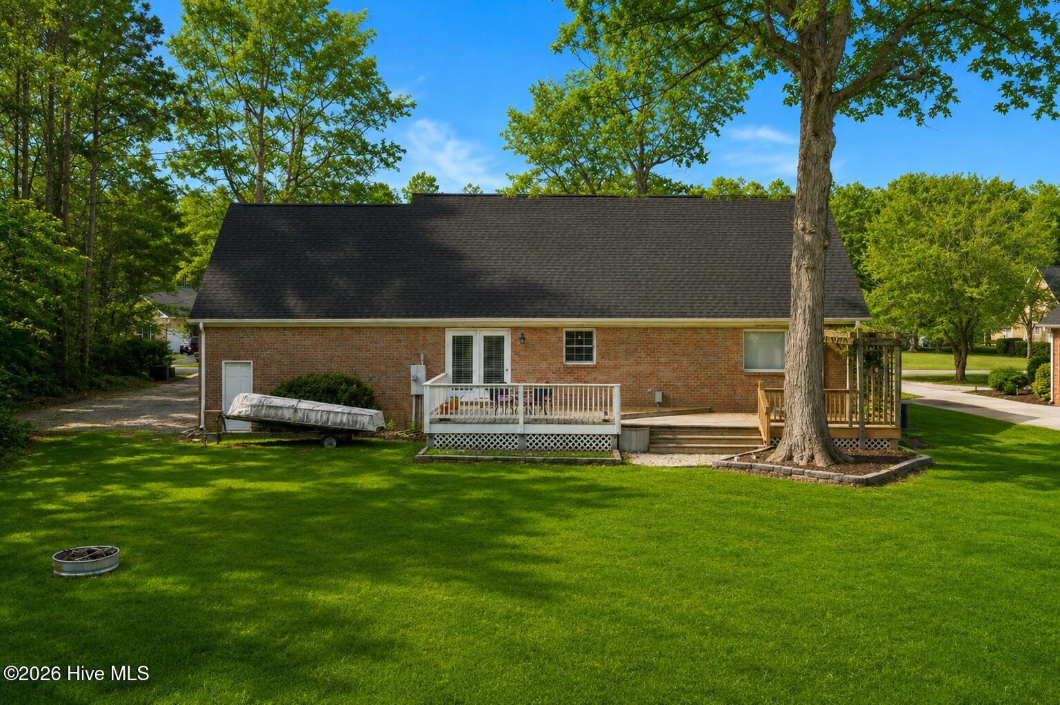 121 E Pointe Road