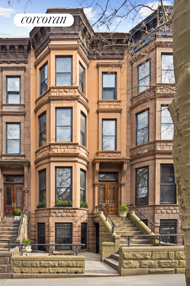 785 CARROLL Street