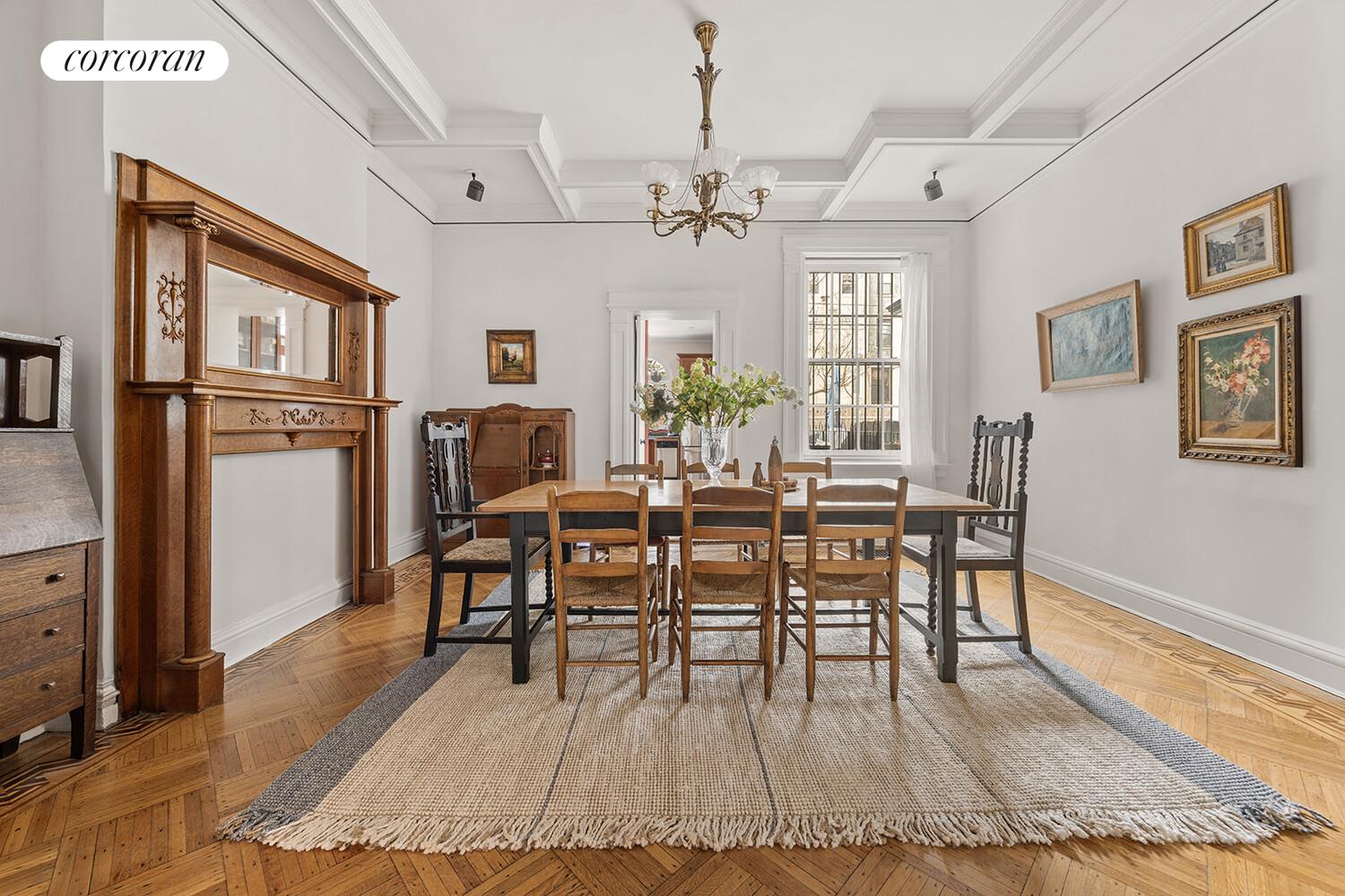 552 4TH Street