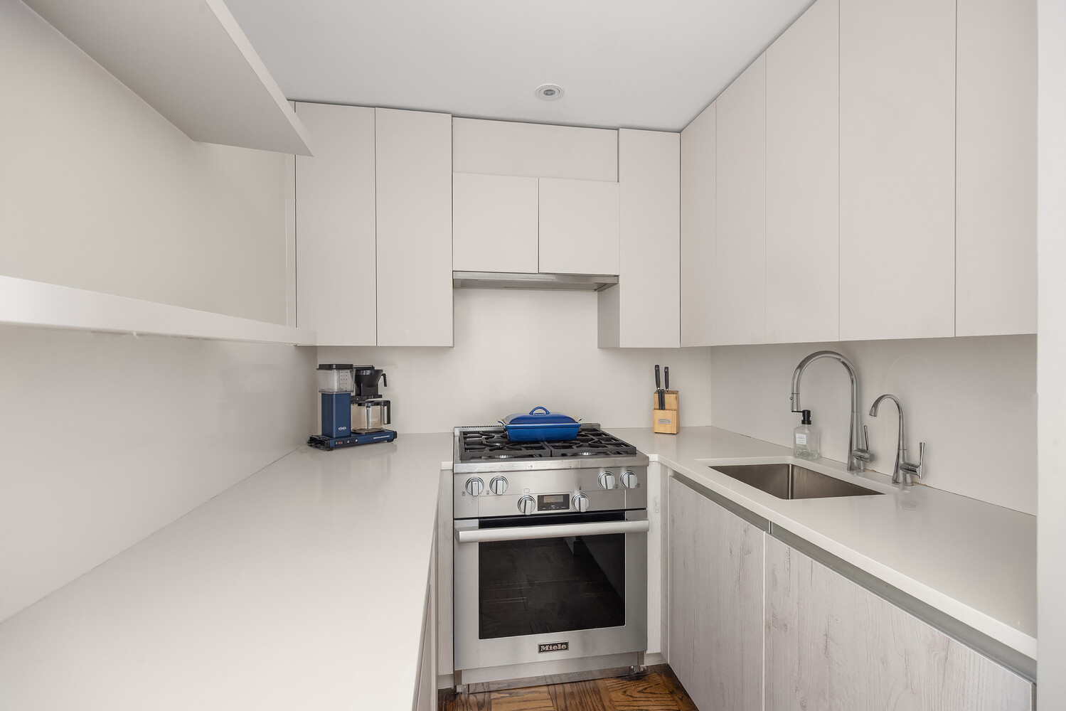 170 W END Avenue 30J