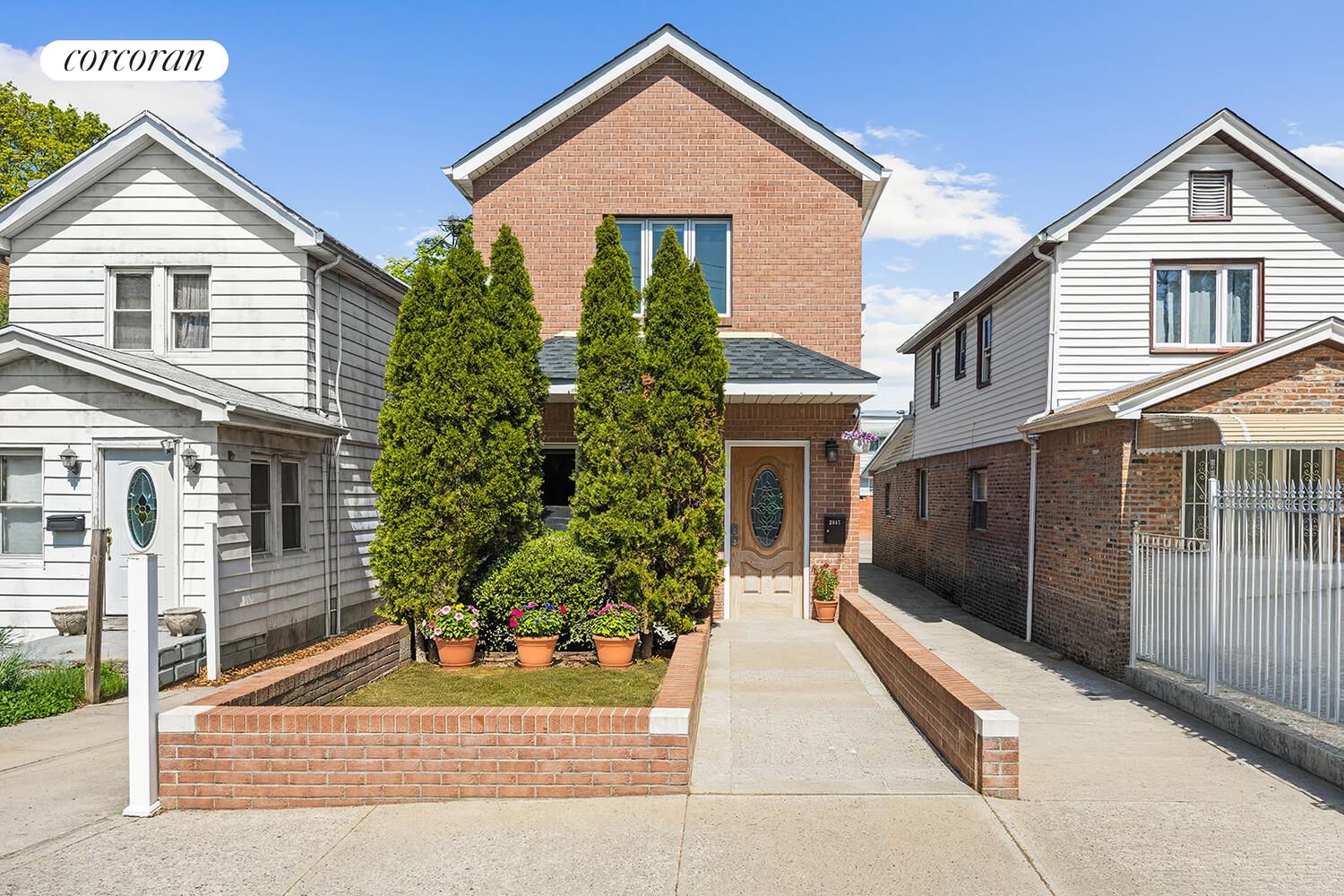 2047 E 54th Street