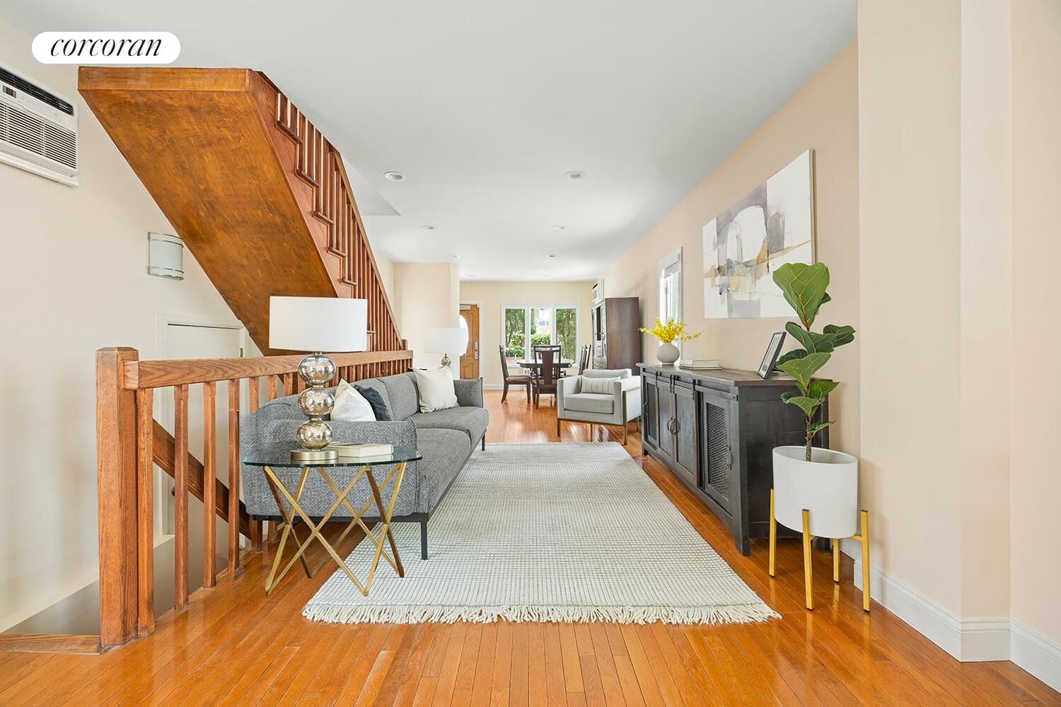 2047 E 54th Street