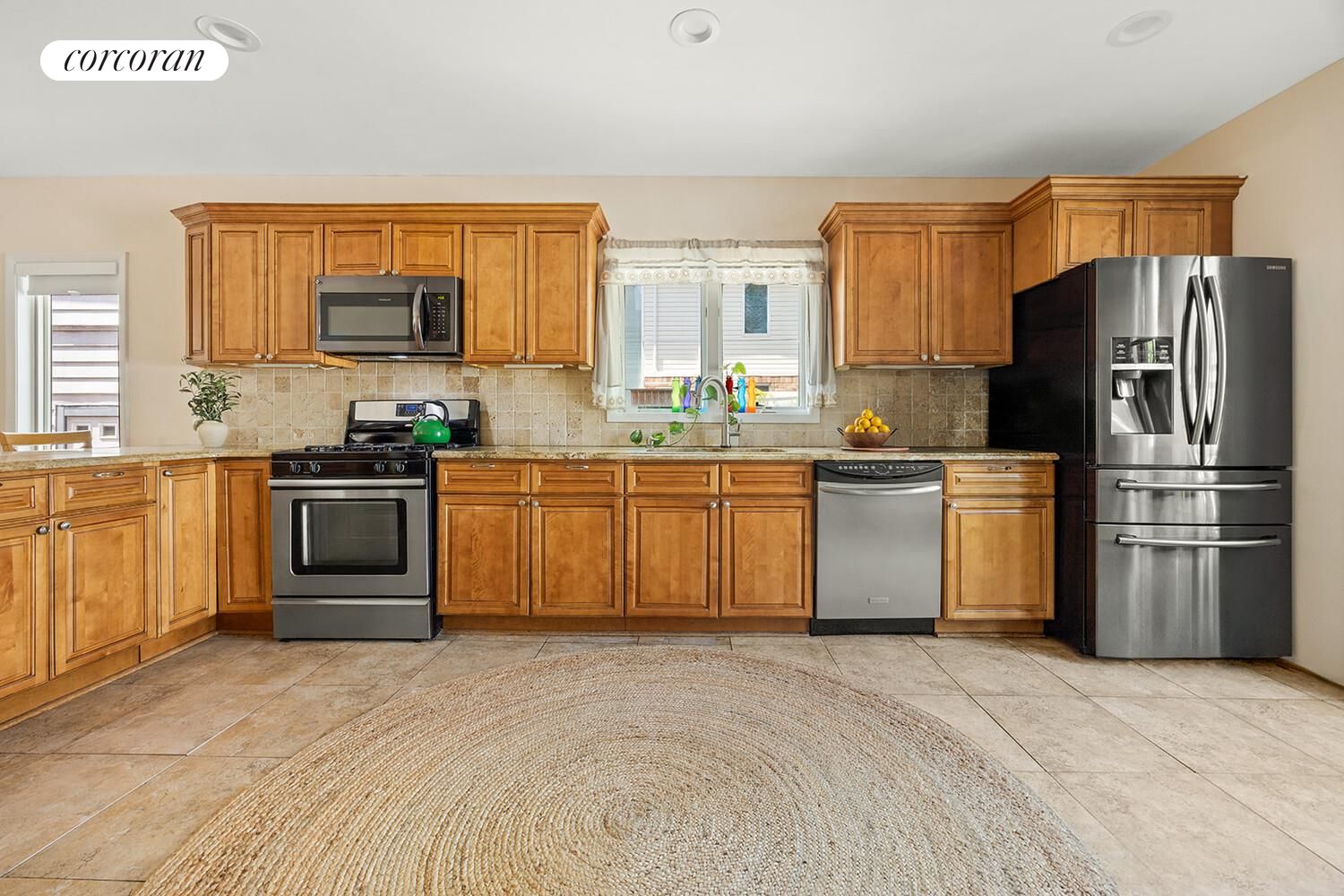 2047 E 54th Street