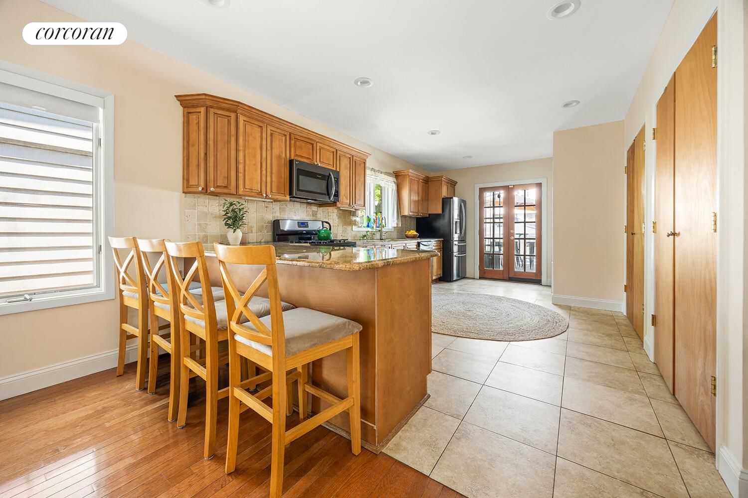 2047 E 54th Street