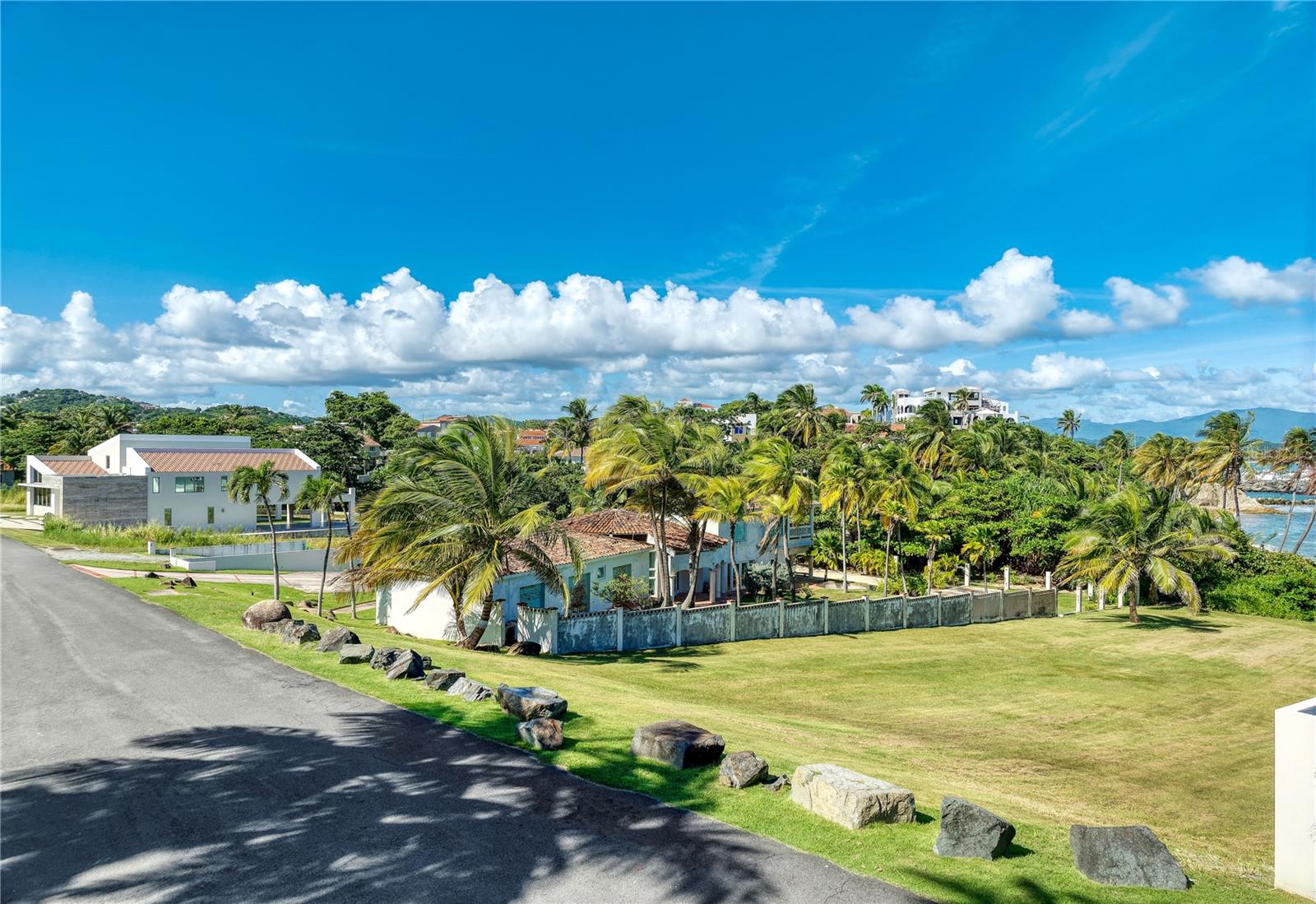 16 SURFSIDE